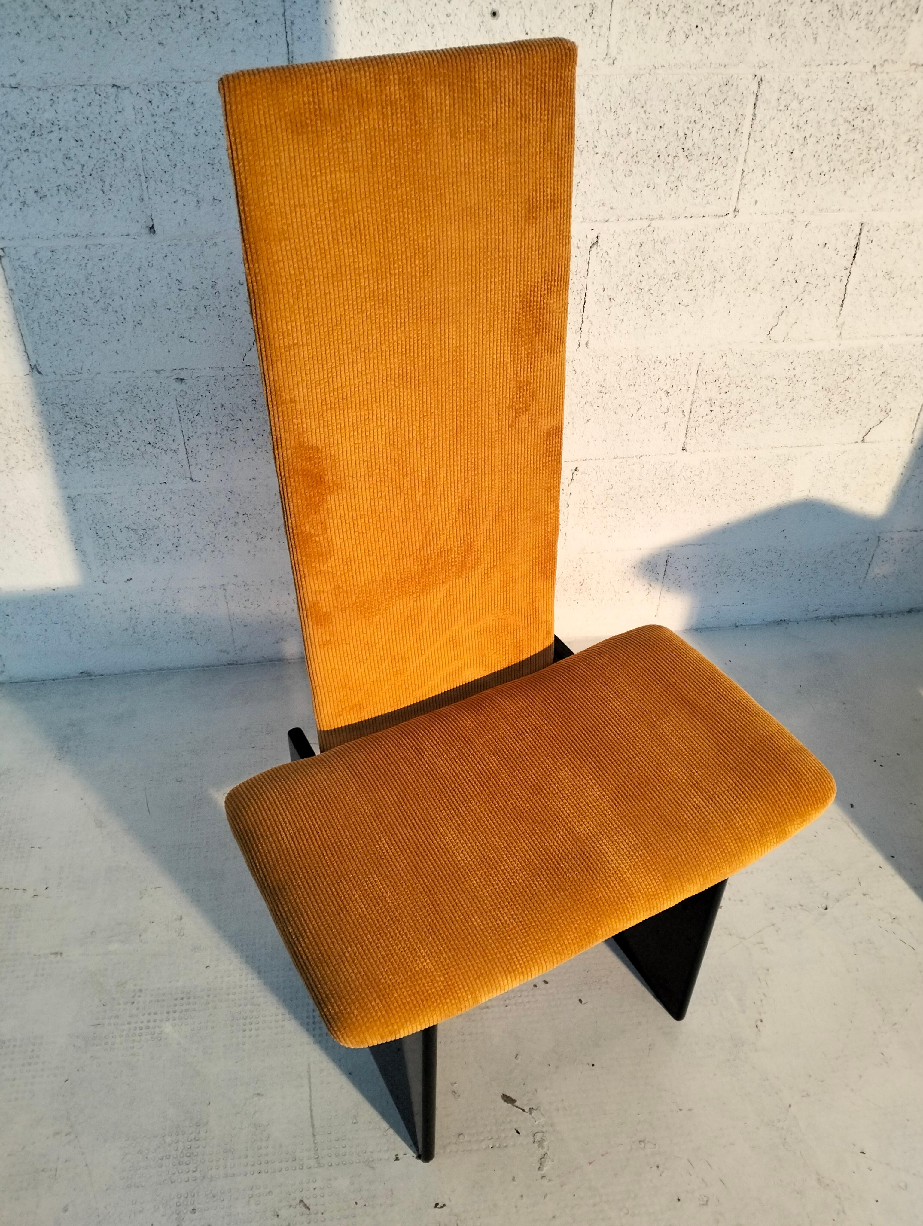 Set of 2 ocra yellow chairs Rennie mod. by K. Takahama for S. Gavina 70's, Italy In Good Condition For Sale In Padova, IT