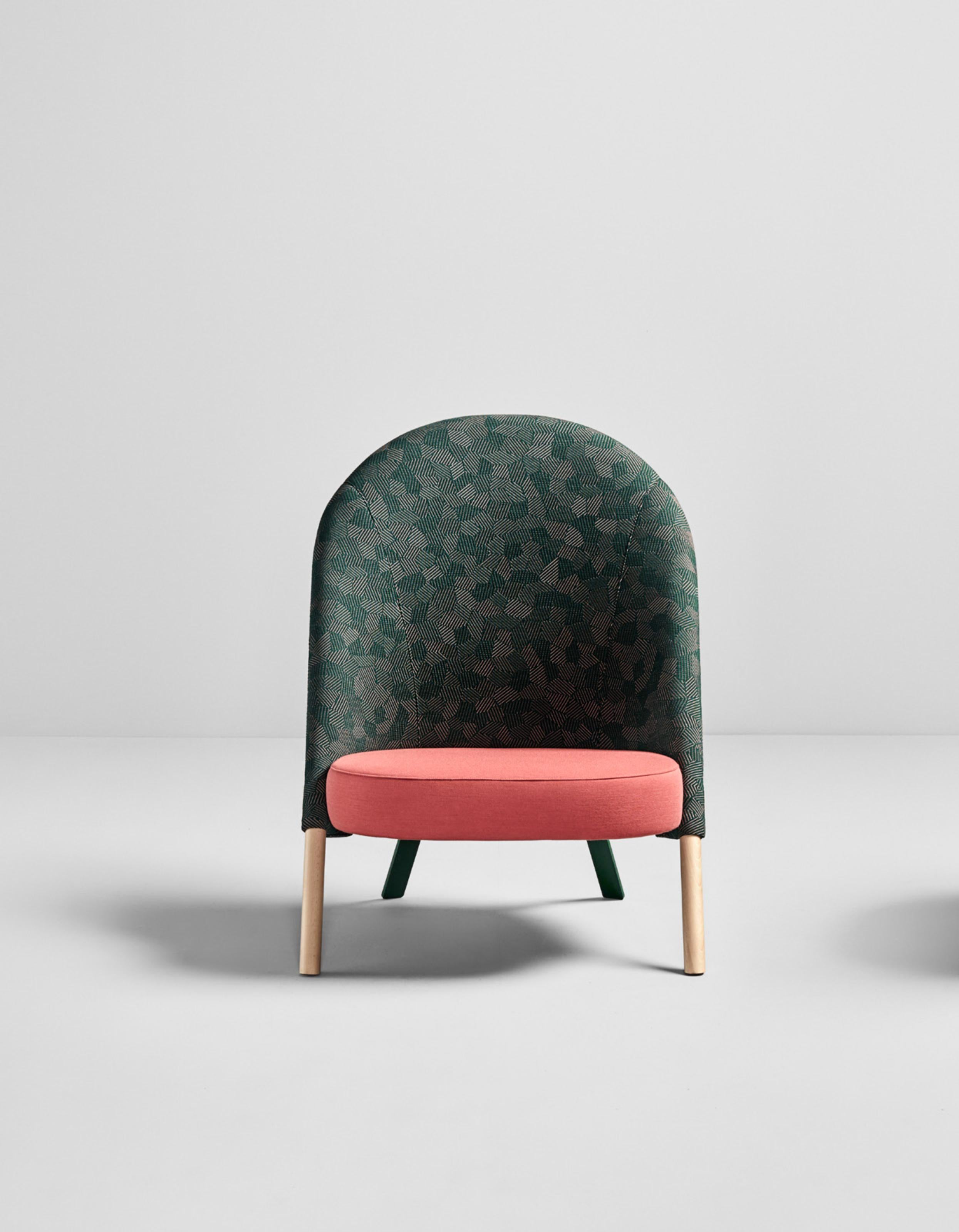 Okapi armchair by PerezOchando
Dimensions: width 76 -depth 74 - height 102 - seat 40 cm
Materials: Iron structure with plywood and tablex.
Foam CMHR (high resilience and flame retardant) for all our cushion filling systems.
Lacquered beech wood