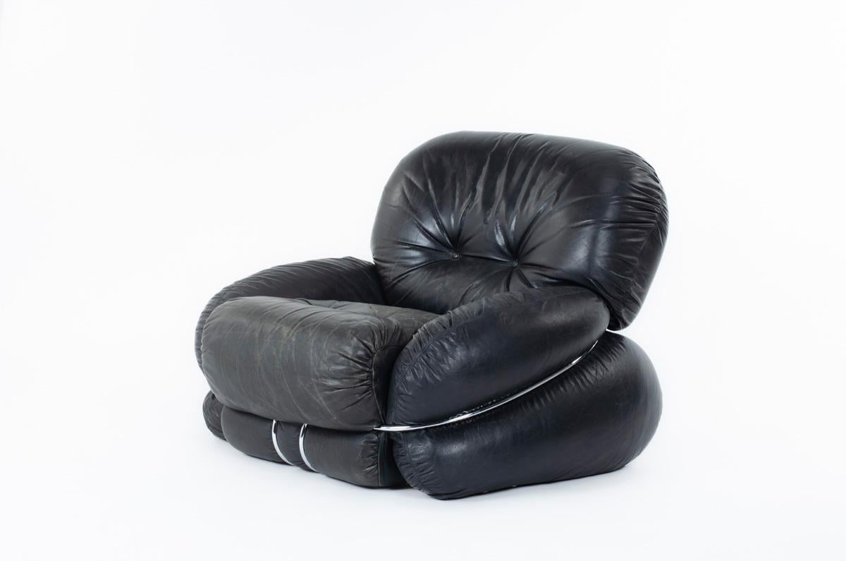 20th Century Set of 2 Okay armchairs by Adriano Piazzesi in black leather 1970 For Sale