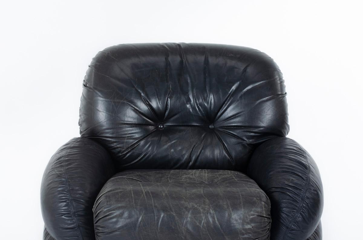 Leather Set of 2 Okay armchairs by Adriano Piazzesi in black leather 1970 For Sale