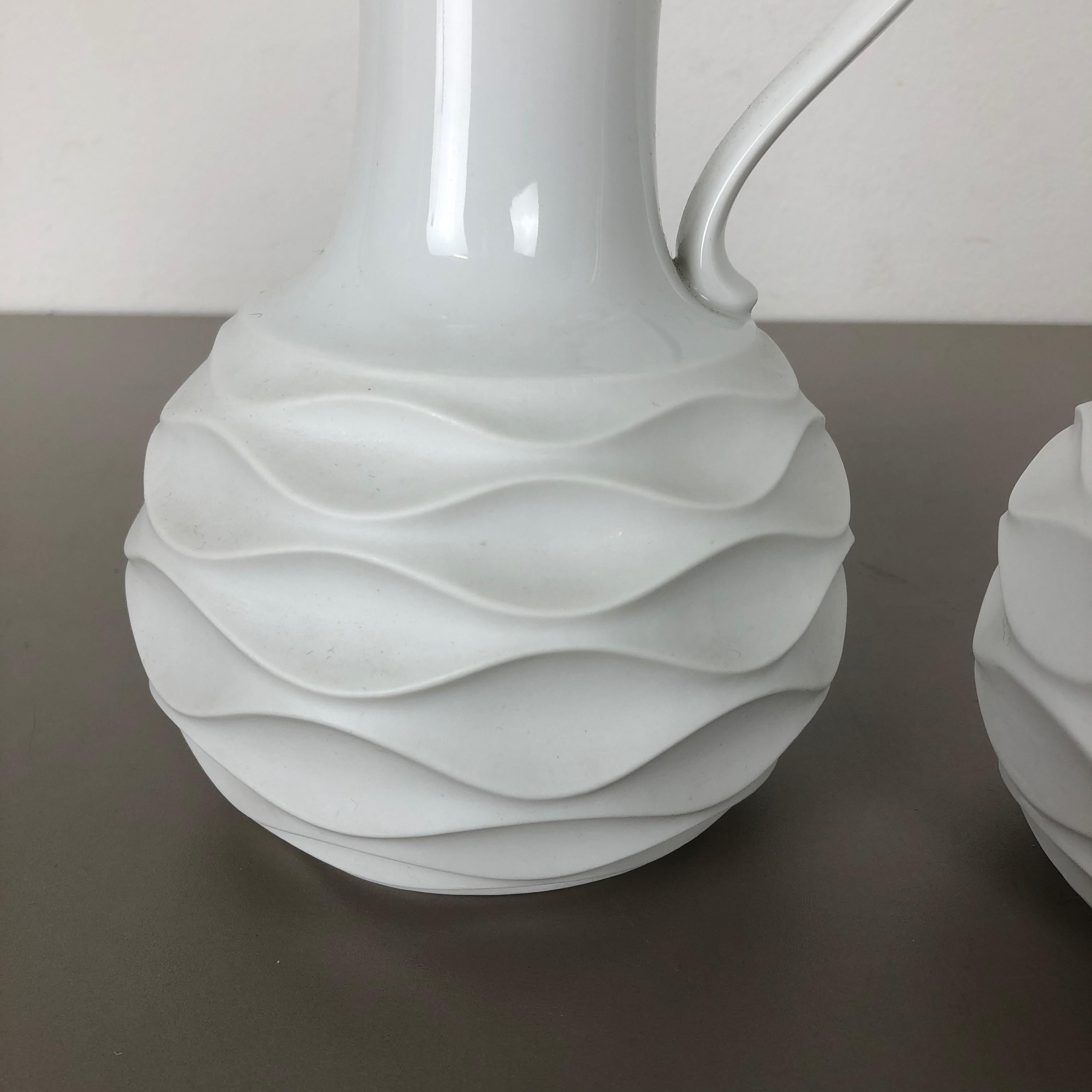 Mid-Century Modern Set of 2 OP Art Biscuit Porcelain Jug Vases by Edelstein Bavaria, Germany, 1970s For Sale