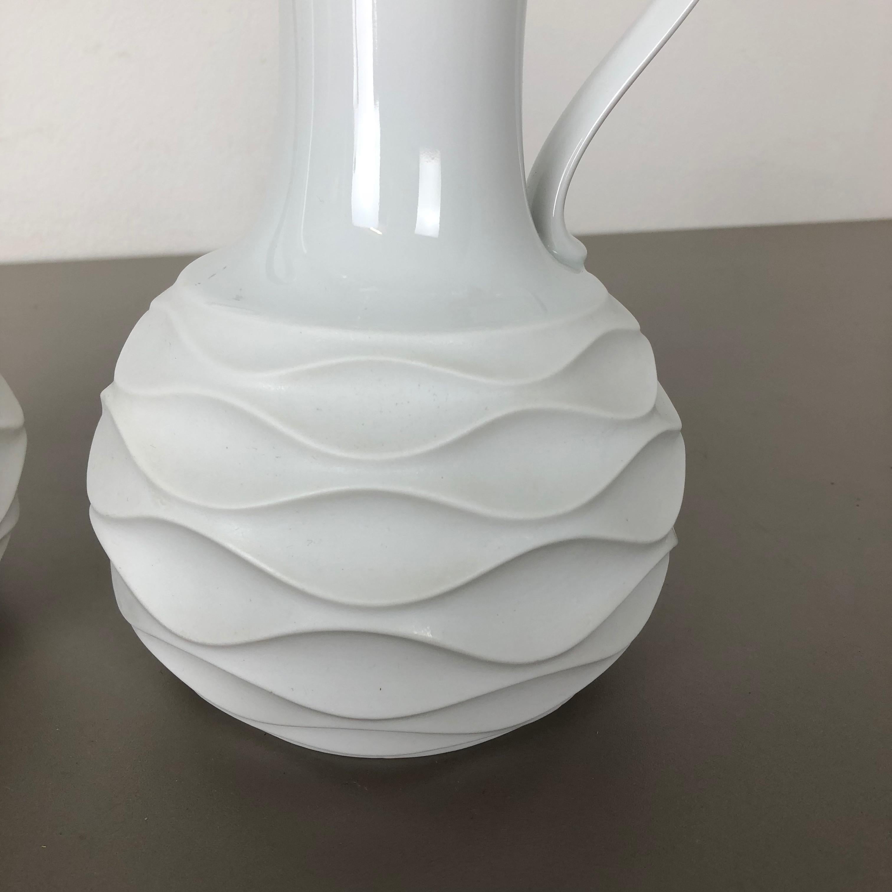 Set of 2 OP Art Biscuit Porcelain Jug Vases by Edelstein Bavaria, Germany, 1970s In Good Condition For Sale In Kirchlengern, DE
