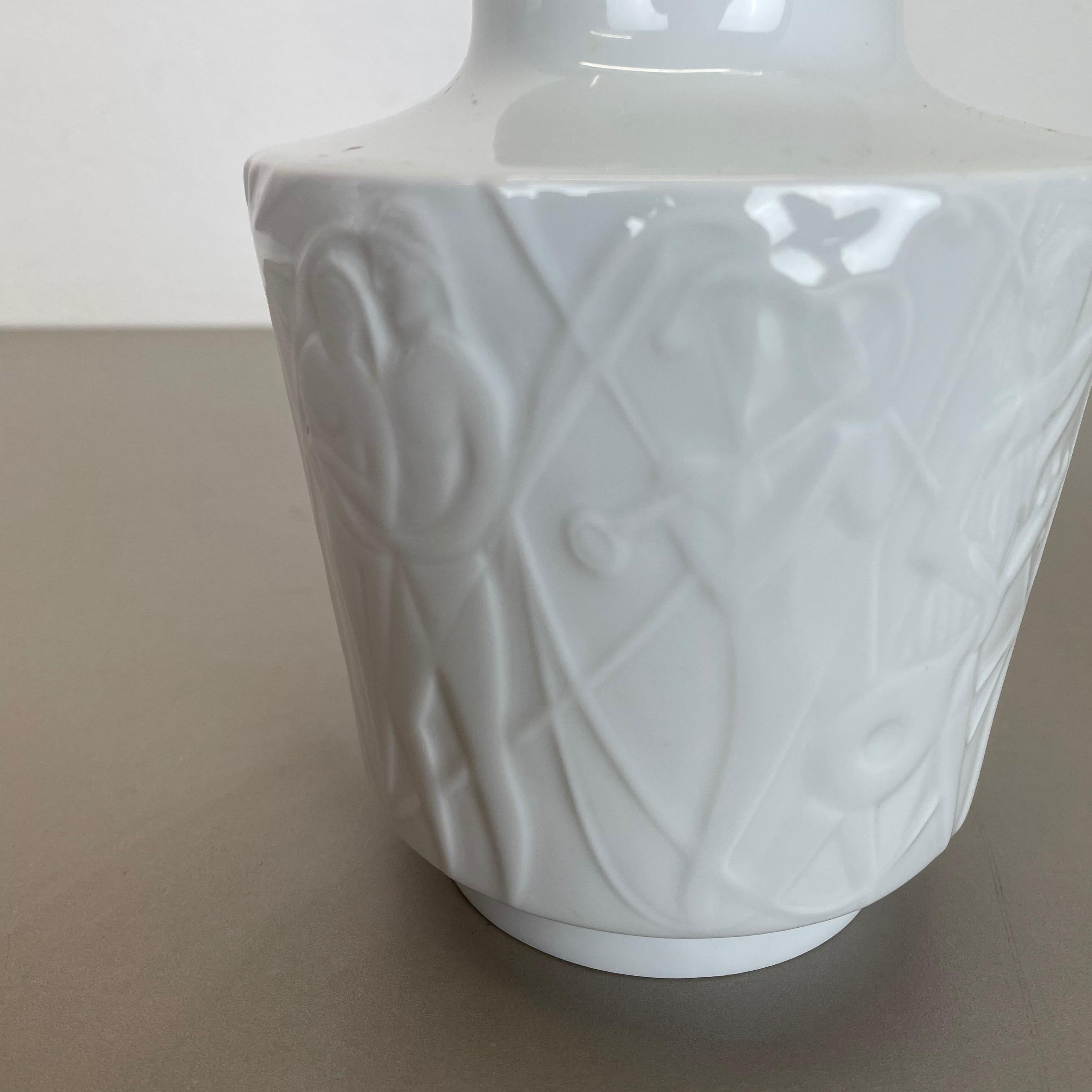 Set of 2 OP Art Biscuit Porcelain Vases by Edelstein Bavaria, Germany, 1970s For Sale 1