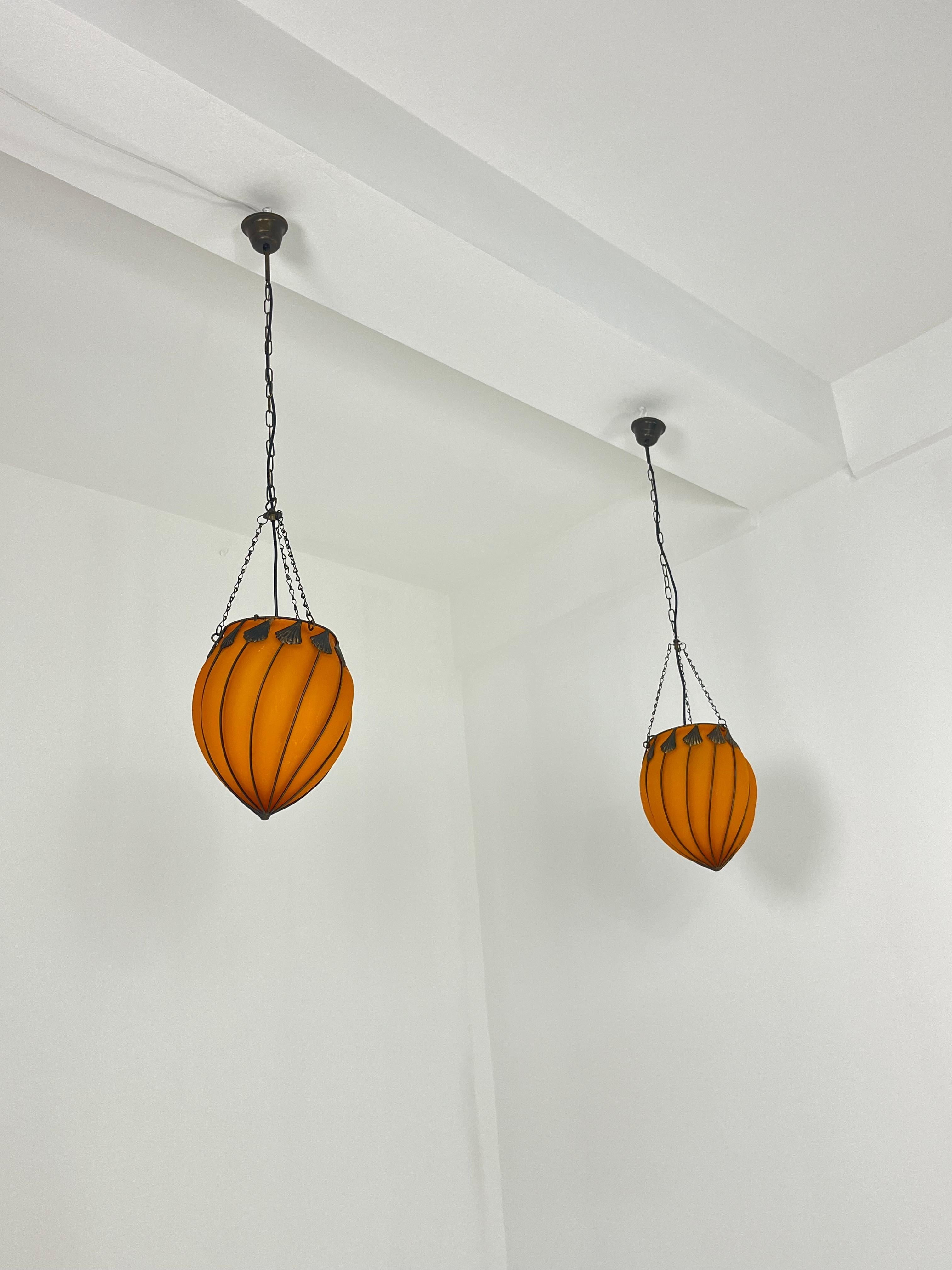 Set Of 2 Orange Murano Glass Pendant Lamps, 1980s In Good Condition For Sale In Palermo, IT