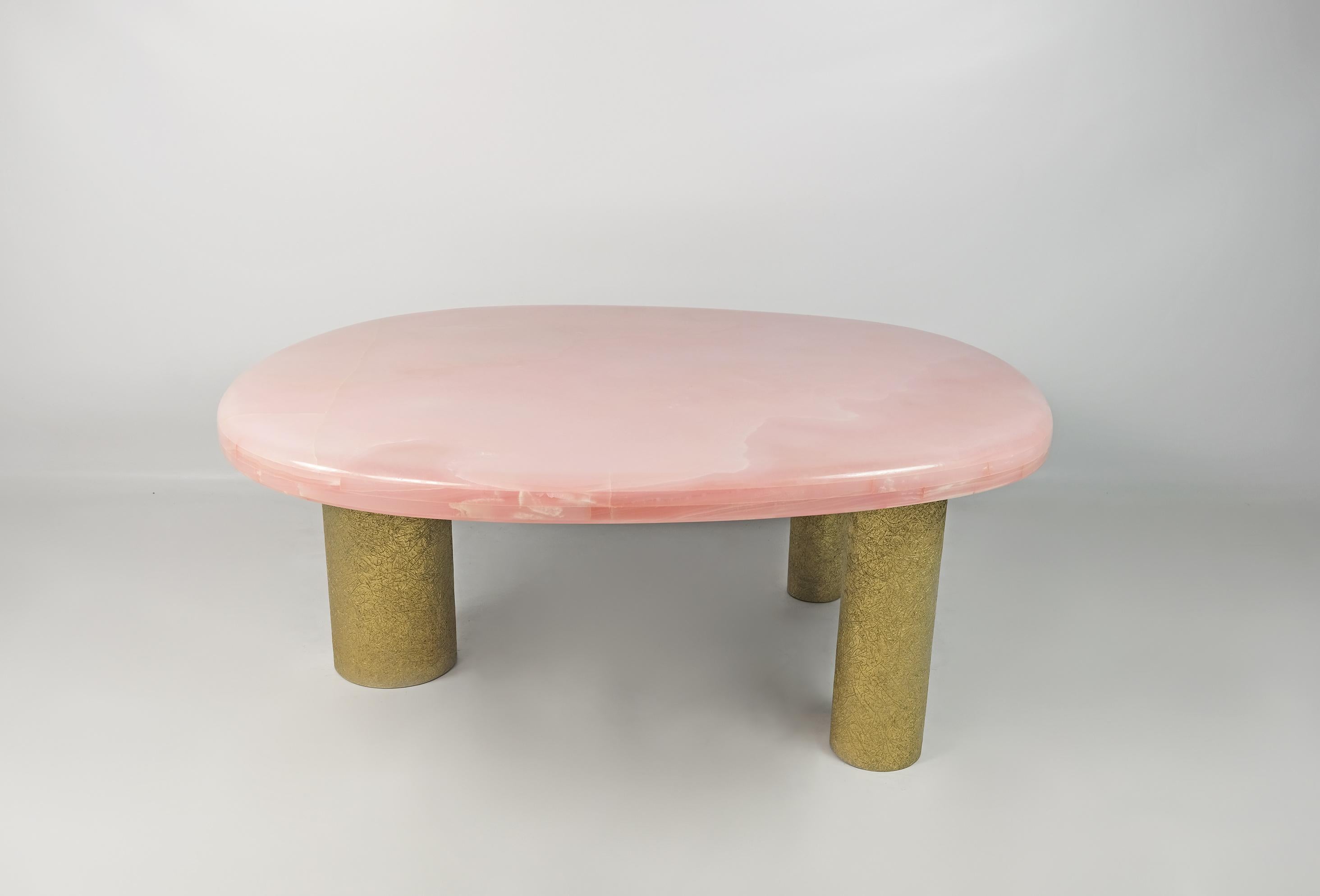 Fait main Ensemble de 2 tables basses organiques en onyx rose par Ginger Brown en vente