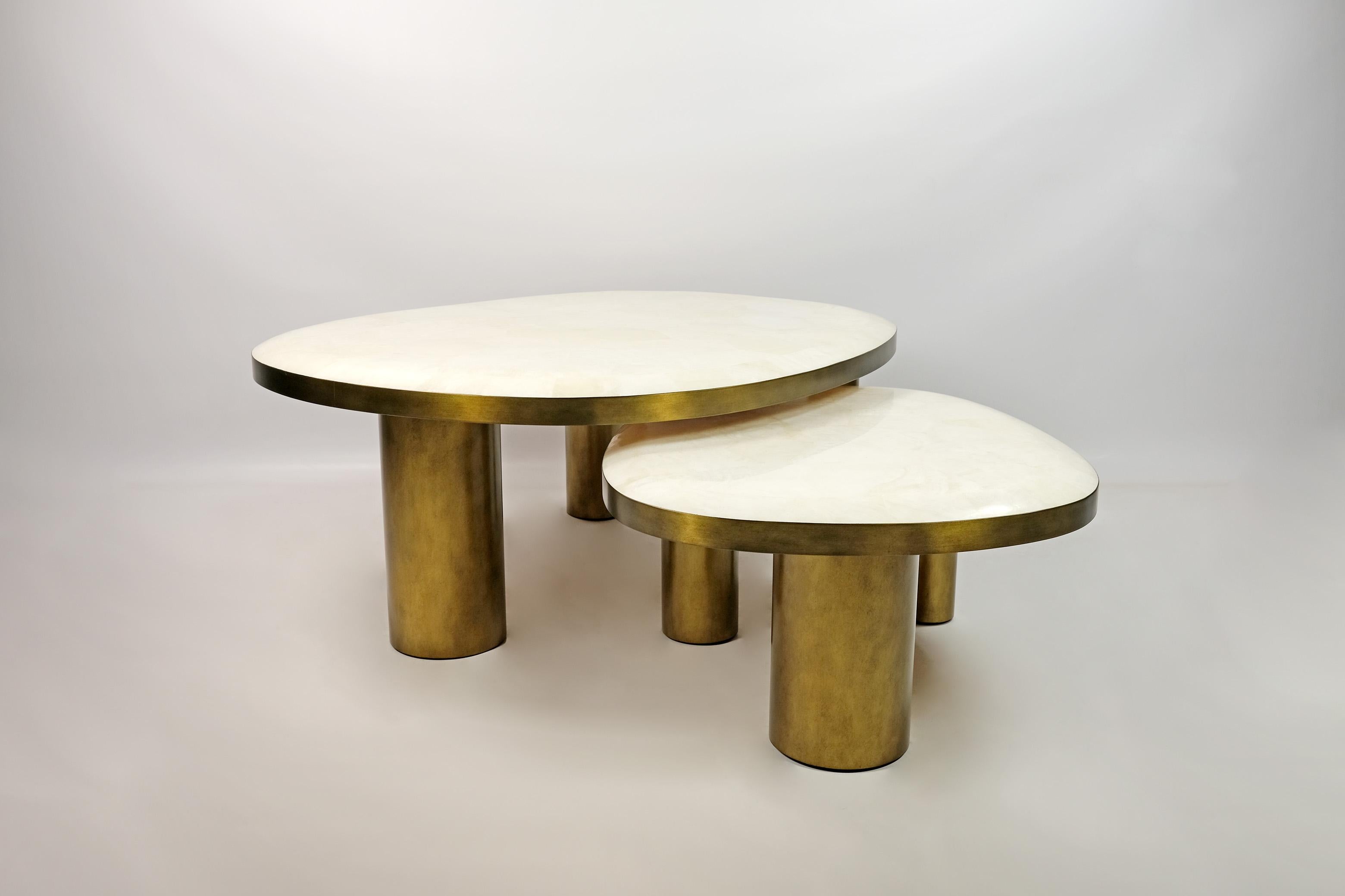 Contemporary Set of 2 Organic Coffee Tables in Rock Crystal and Brass by Ginger Brown For Sale