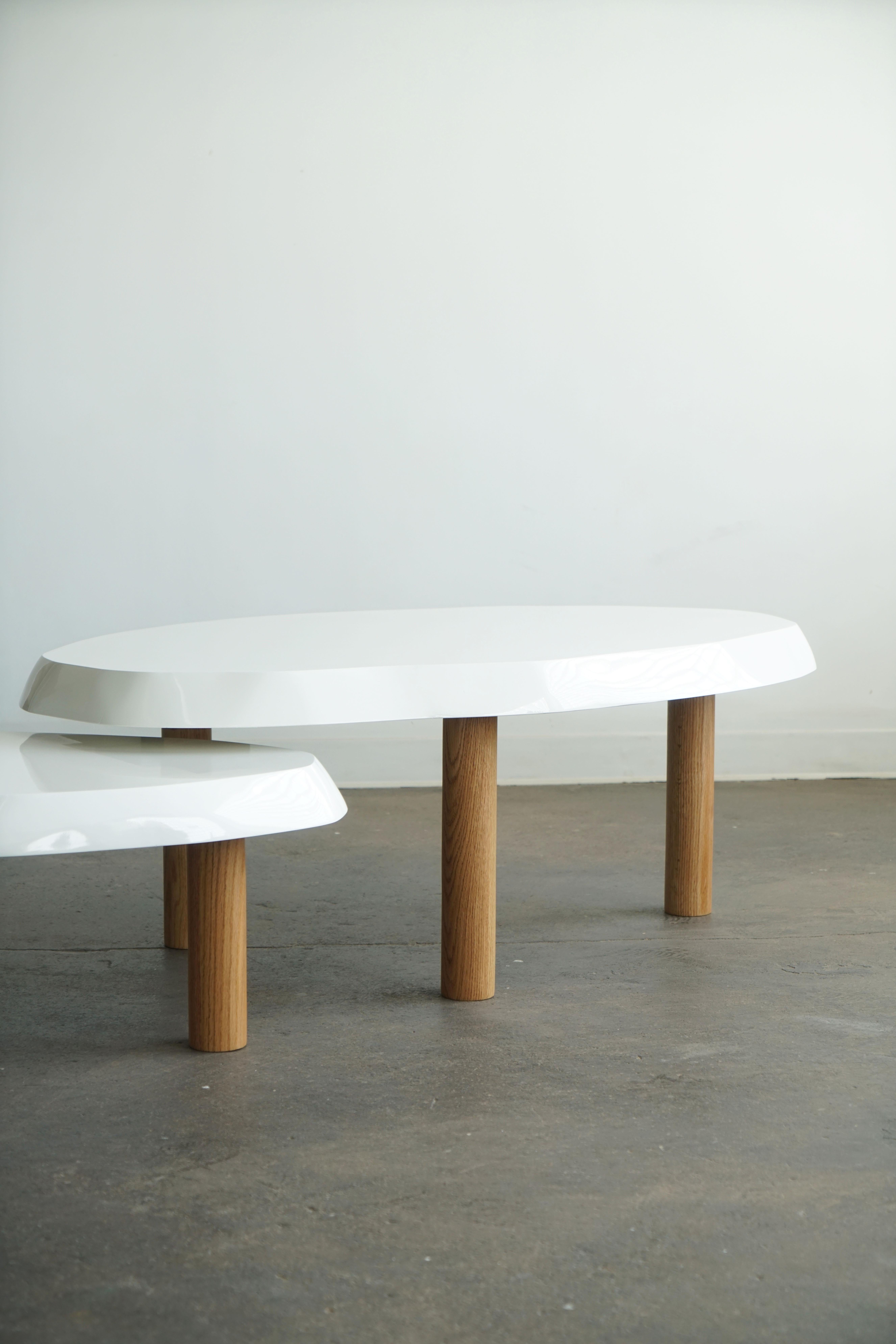 Ensemble de 2 tables basses gigognes modernes de forme organique laquées par Last Workshop  en vente 5