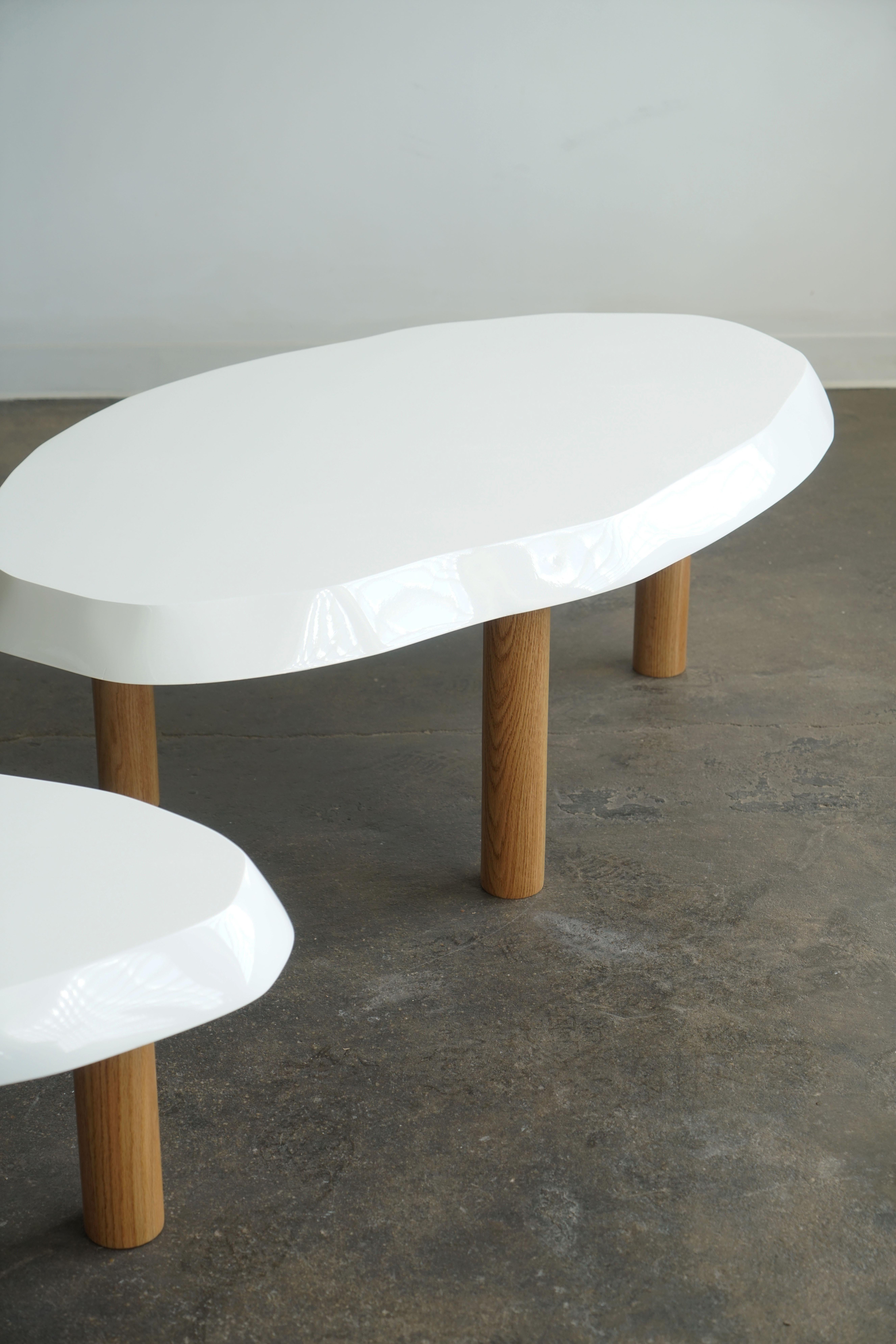 Ensemble de 2 tables basses gigognes modernes de forme organique laquées par Last Workshop  en vente 6