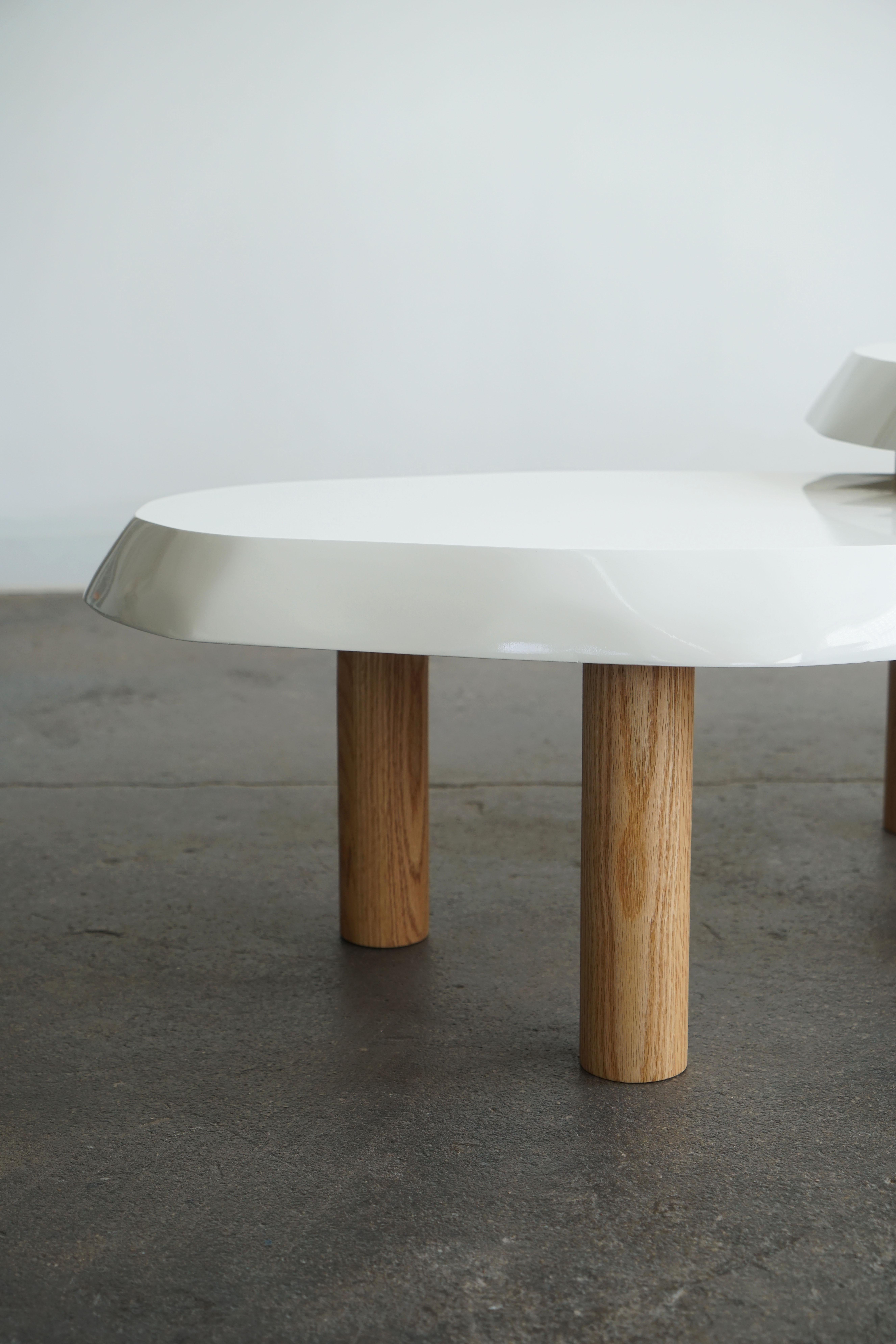 Ensemble de 2 tables basses gigognes modernes de forme organique laquées par Last Workshop  en vente 1