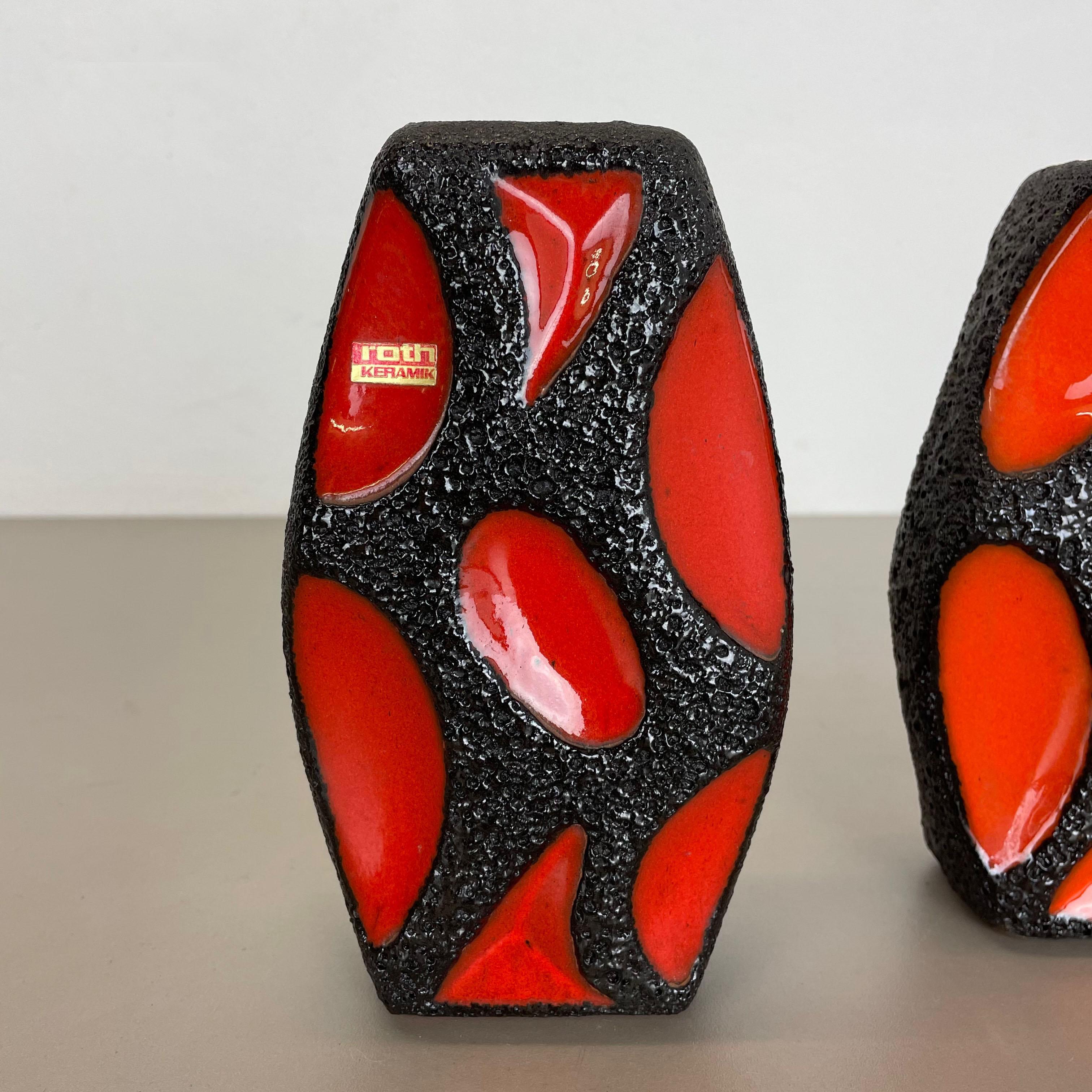 Set of 2 Original 1970 Ceramic Studio Pottery Vase by Roth Ceramics, Germany In Good Condition For Sale In Kirchlengern, DE