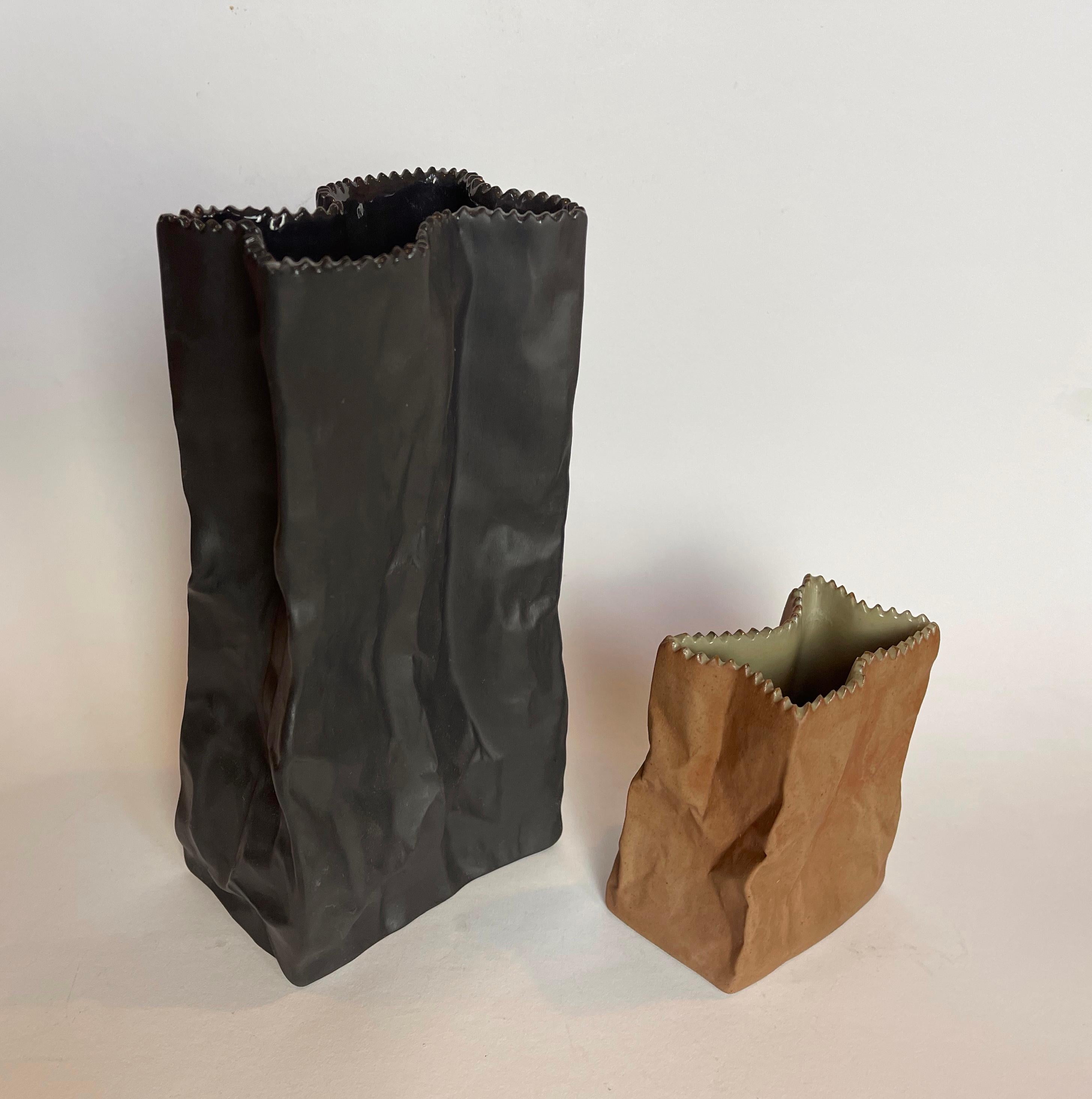 Mid-Century Modern Set of 2 Original 1977 Tapio Wirkkala ''Paper Bag'' Vases Black Brown, Rosenthal For Sale