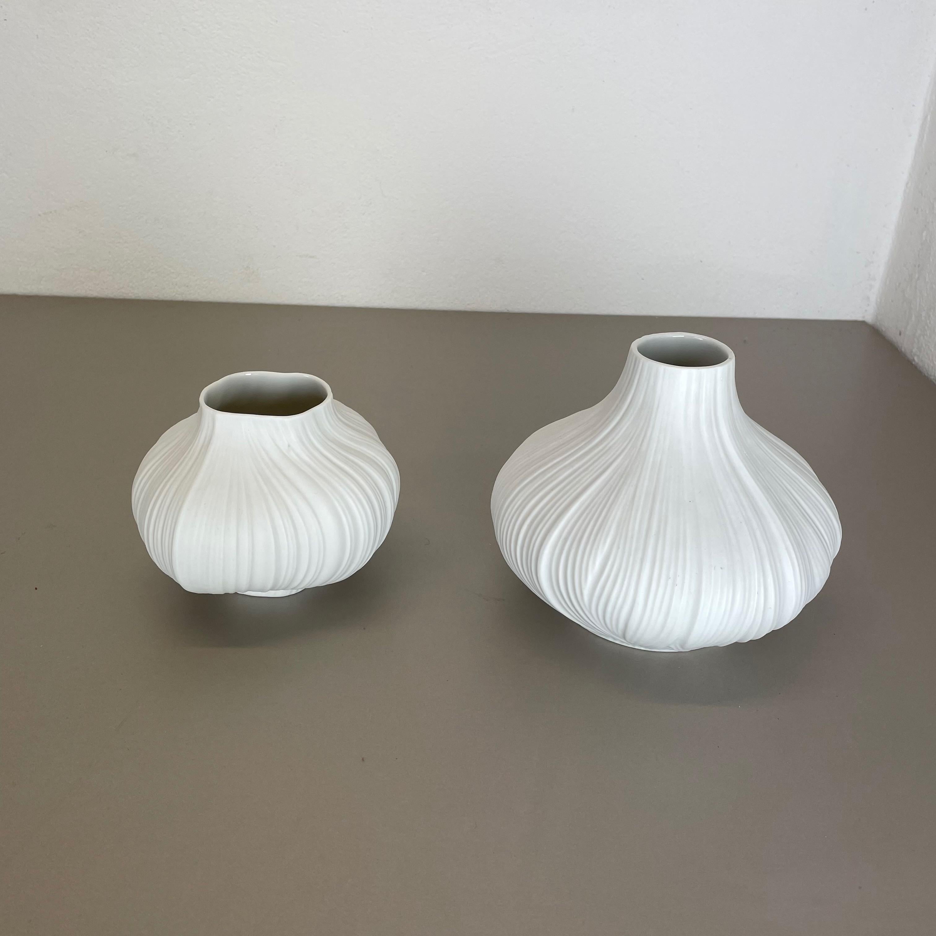 Set of 2 Original 70s Op Art Vase by Martin Freyer for Rosenthal, Germany 1970s In Good Condition In Kirchlengern, DE