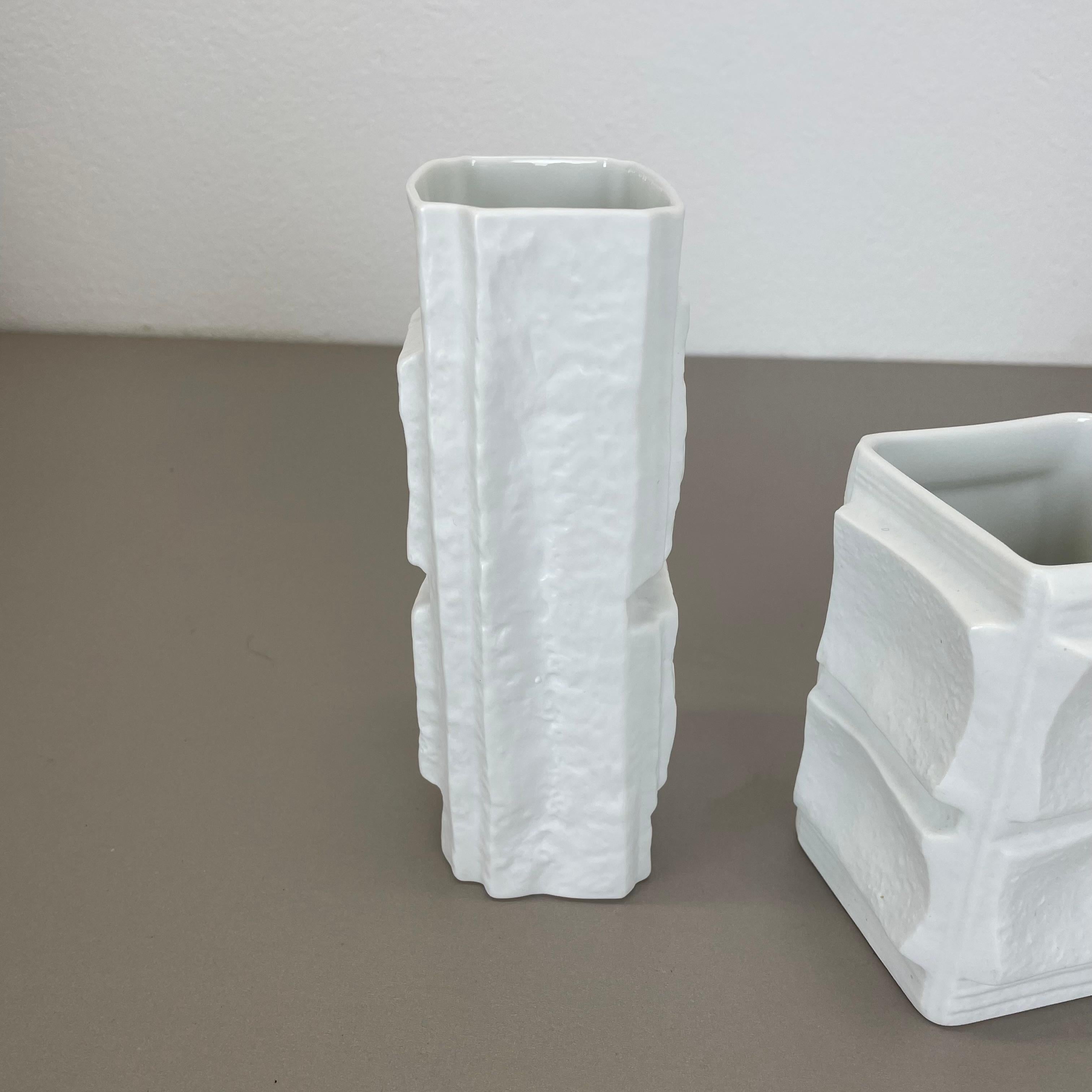 Set di 2 vasi Op Art originali degli anni '70 di Martin Freyer per Rosenthal, Germania, anni '70 In condizioni buone in vendita a Kirchlengern, DE