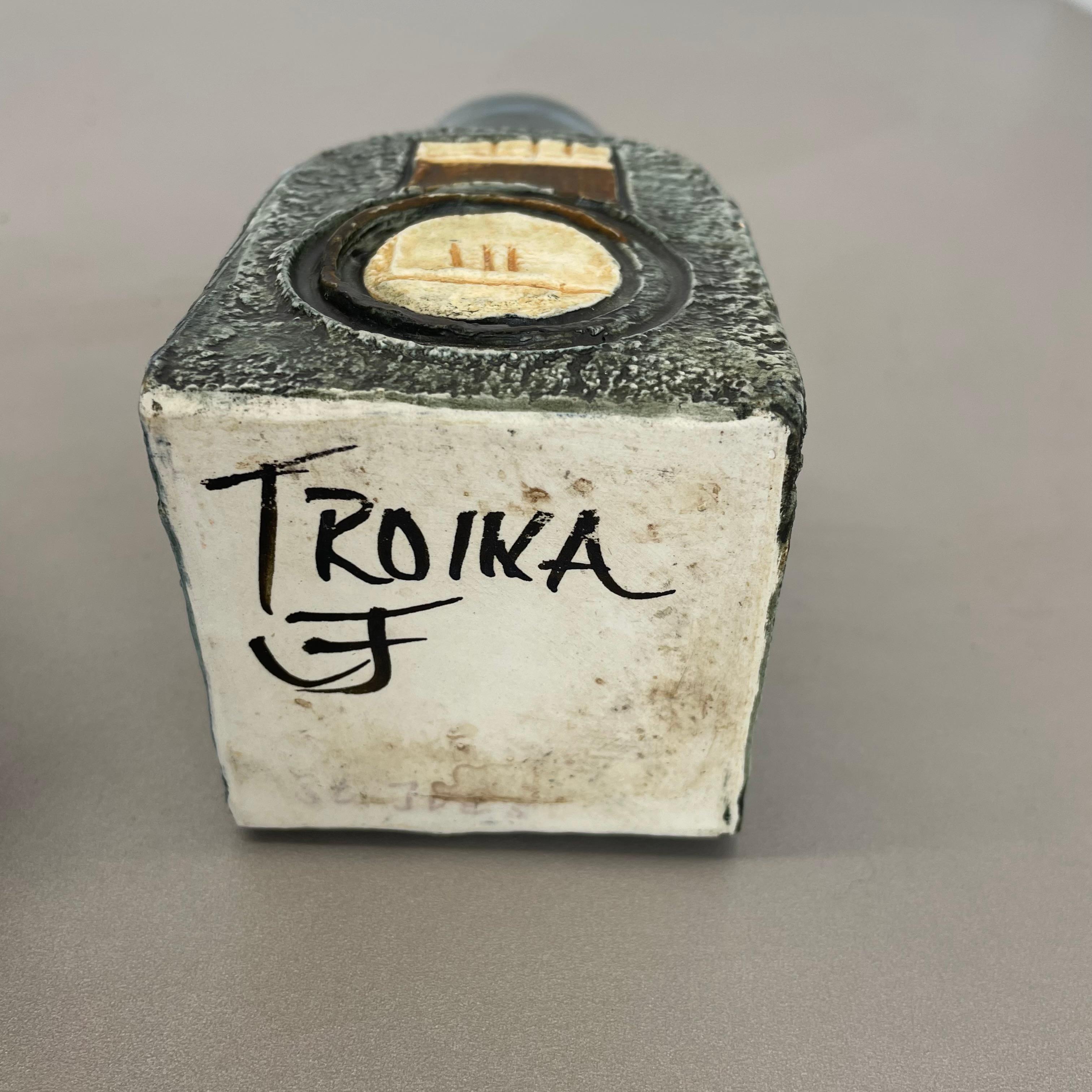Set di 2 vasi originali Brutalist Op Art di TROIKA POTTERY, Inghilterra, anni '70 in vendita 13