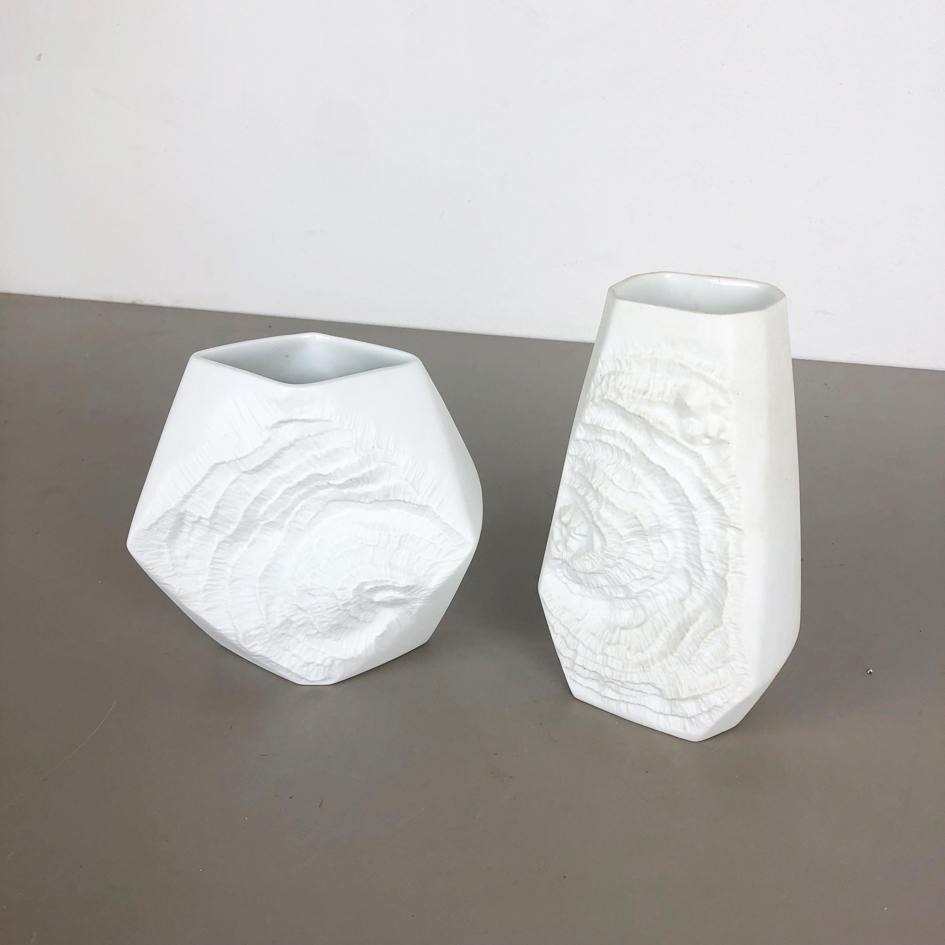 Mid-Century Modern Set of 2 Original OP Art Biscuit Porcelain Vases by AK Kaiser, Germany, 1970s For Sale