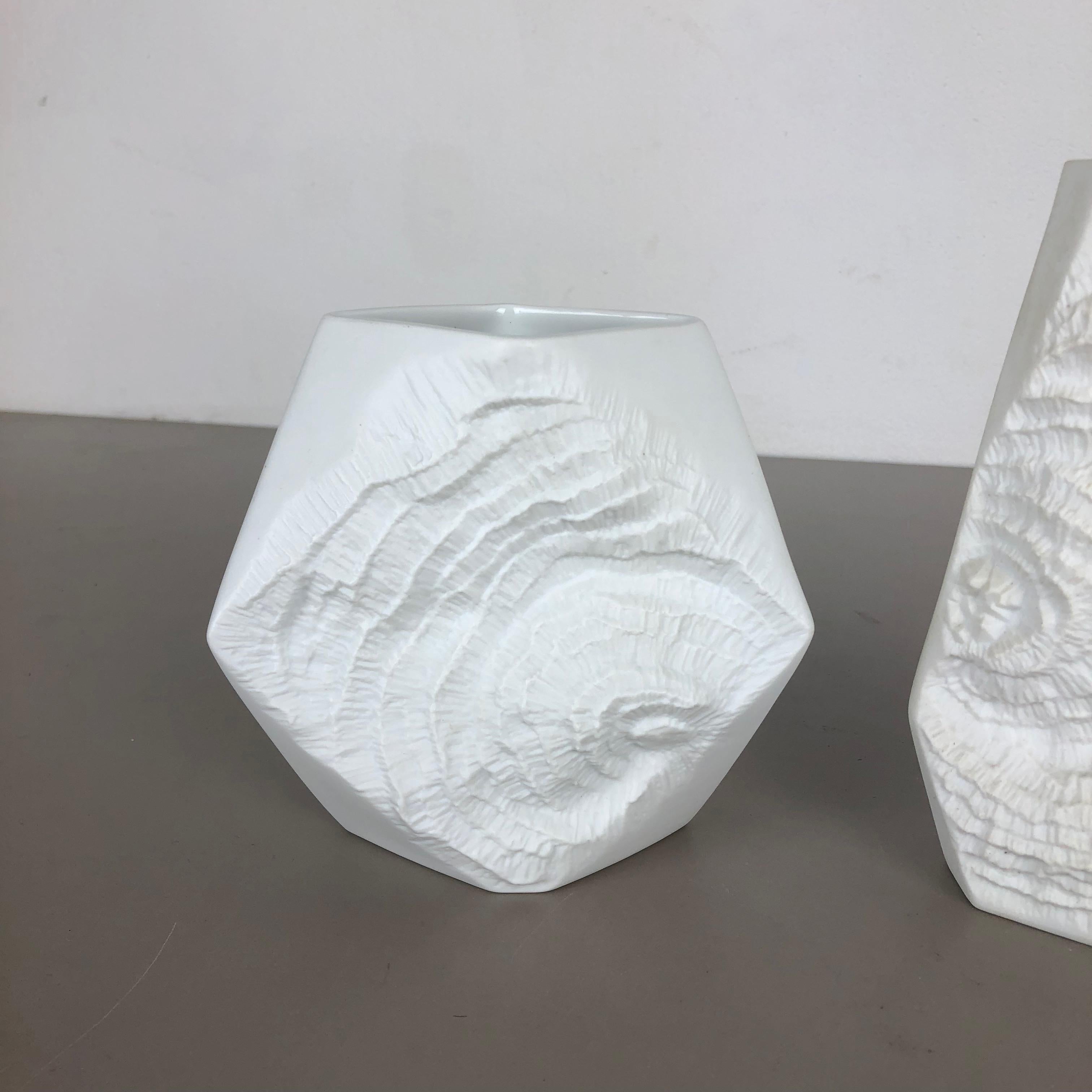 Set of 2 Original OP Art Biscuit Porcelain Vases by AK Kaiser, Germany, 1970s For Sale 4