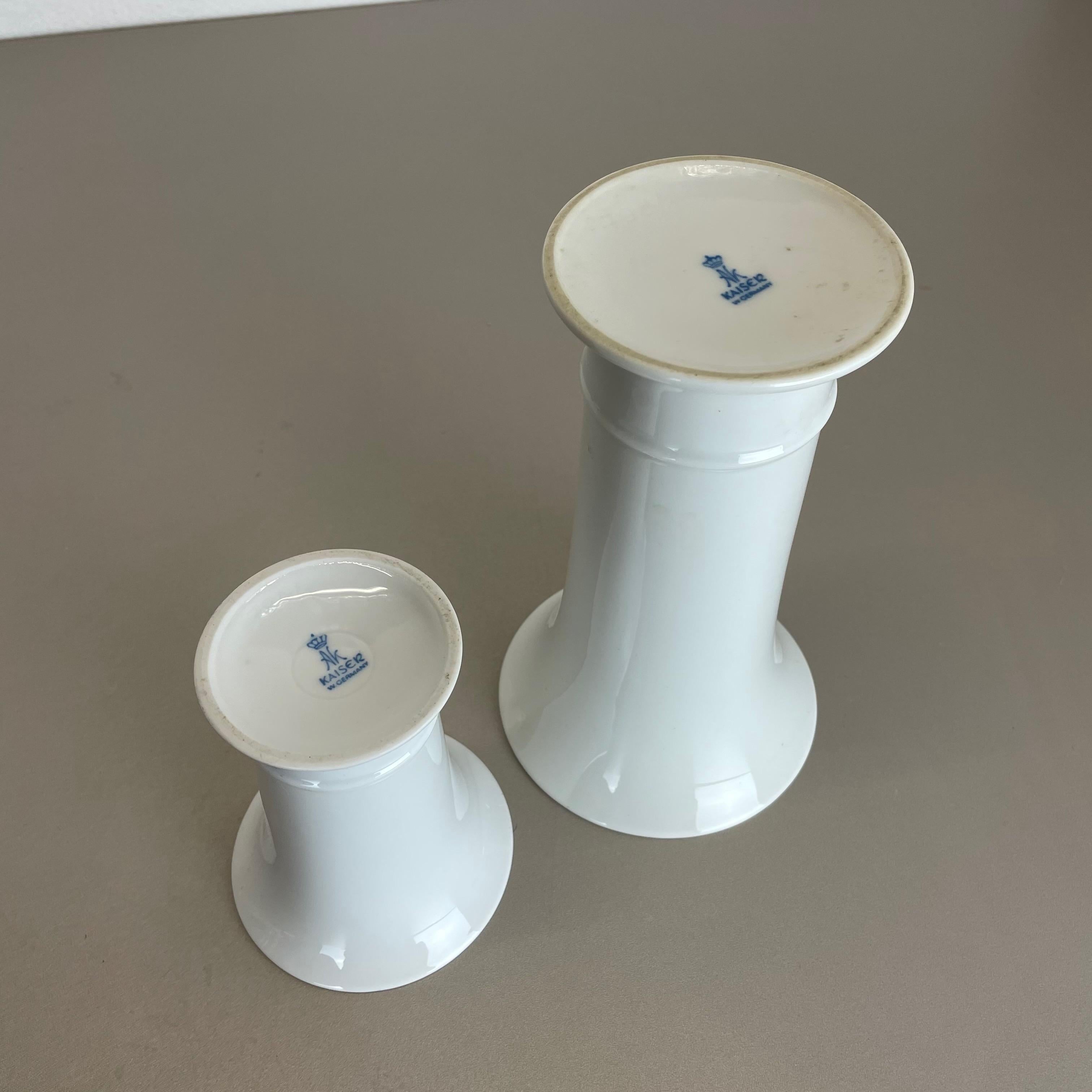 Set of 2 Original OP Art white Porcelain Vases by AK Kaiser, Germany, 1970s For Sale 7