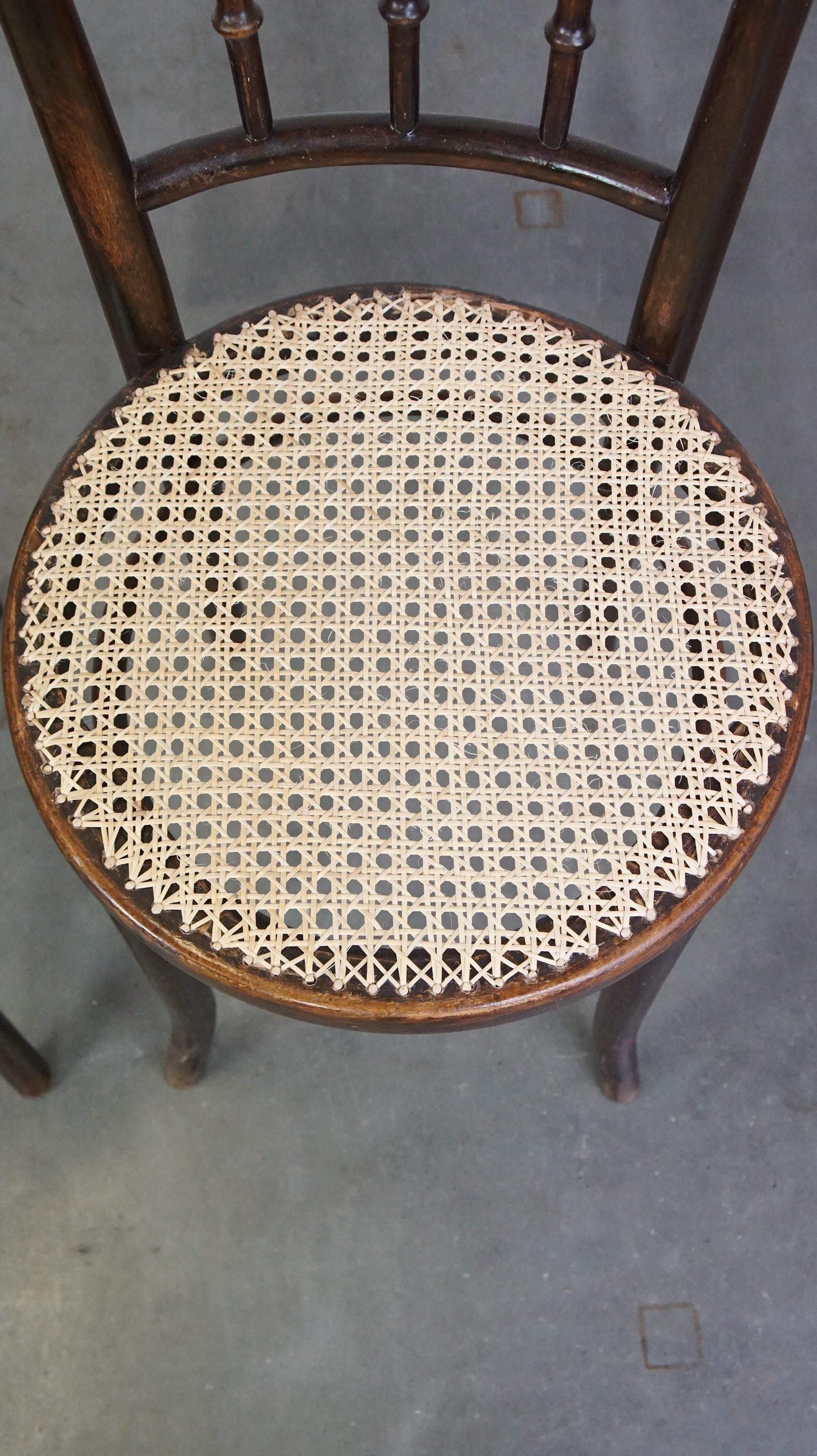 Fine XX secolo Set di 2 sedie bistrot originali d'epoca Thonet in vendita