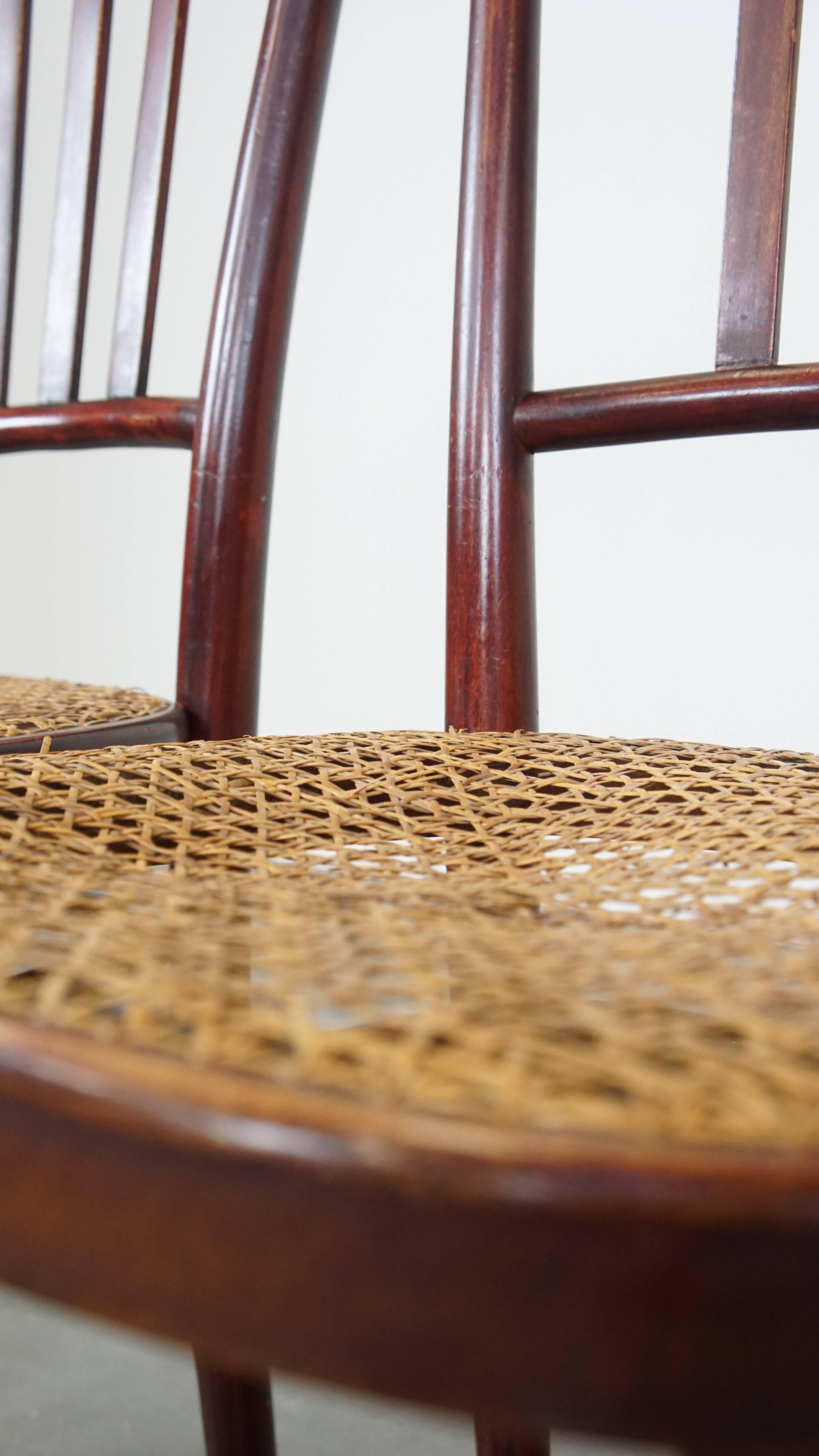 Satz von 2 originalen Vintage-Bistrostühlen im Thonet-Design mit matten Sitzen im Angebot 8