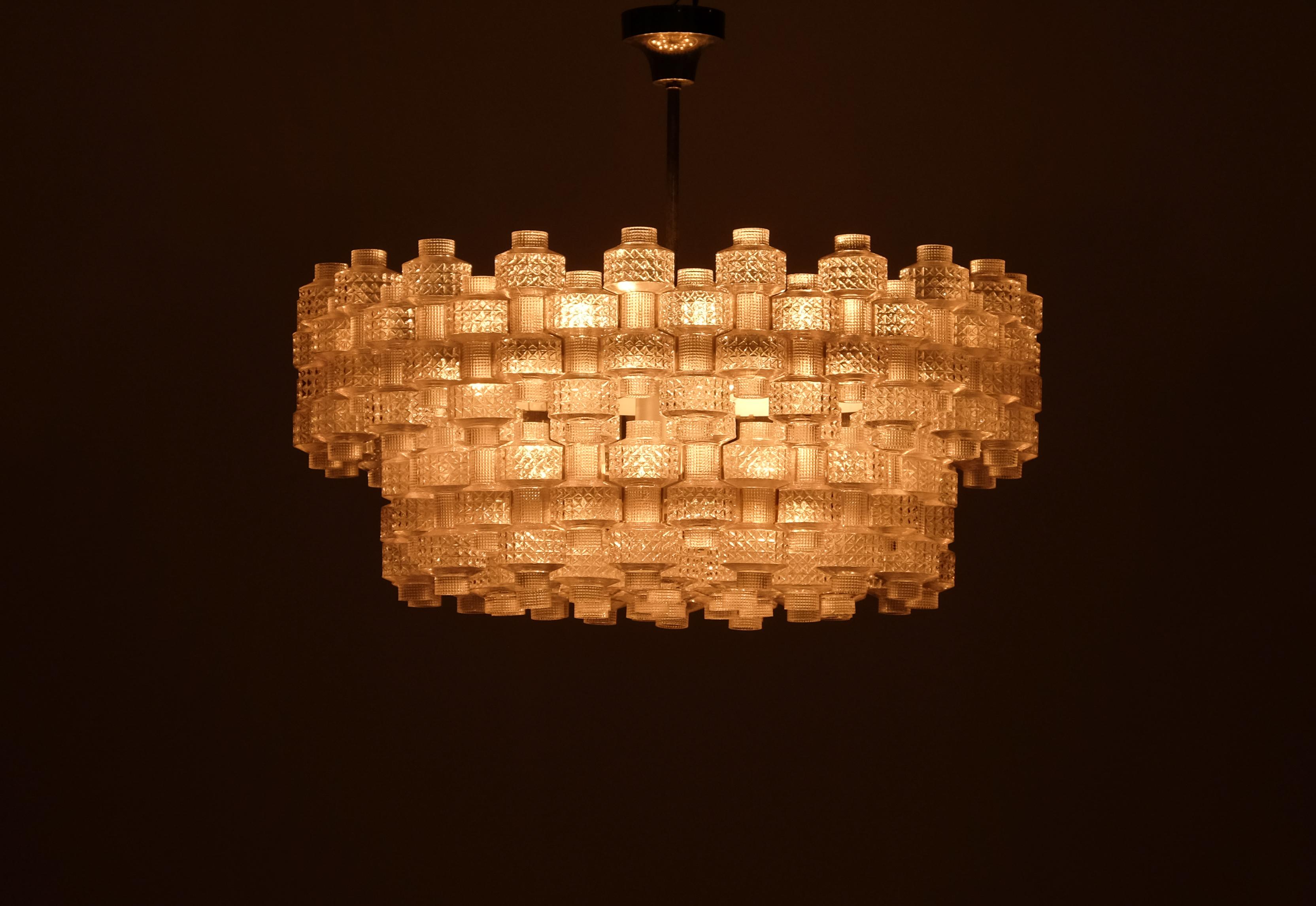 Scandinavo moderno Set di 2 lampadari in vetro Orrefors Model Festival di Gert Nyström, anni '50 in vendita