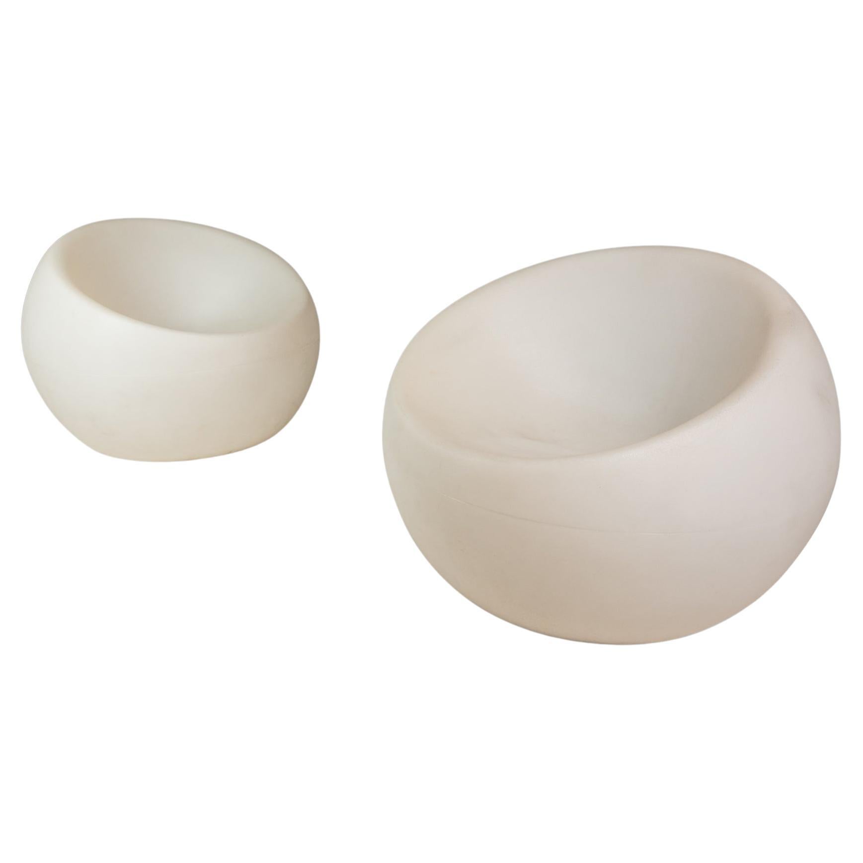 Set di 2 sedie da salotto sferiche illuminate in plastica per esterni, Souluxe, USA, anni 2000 ca.