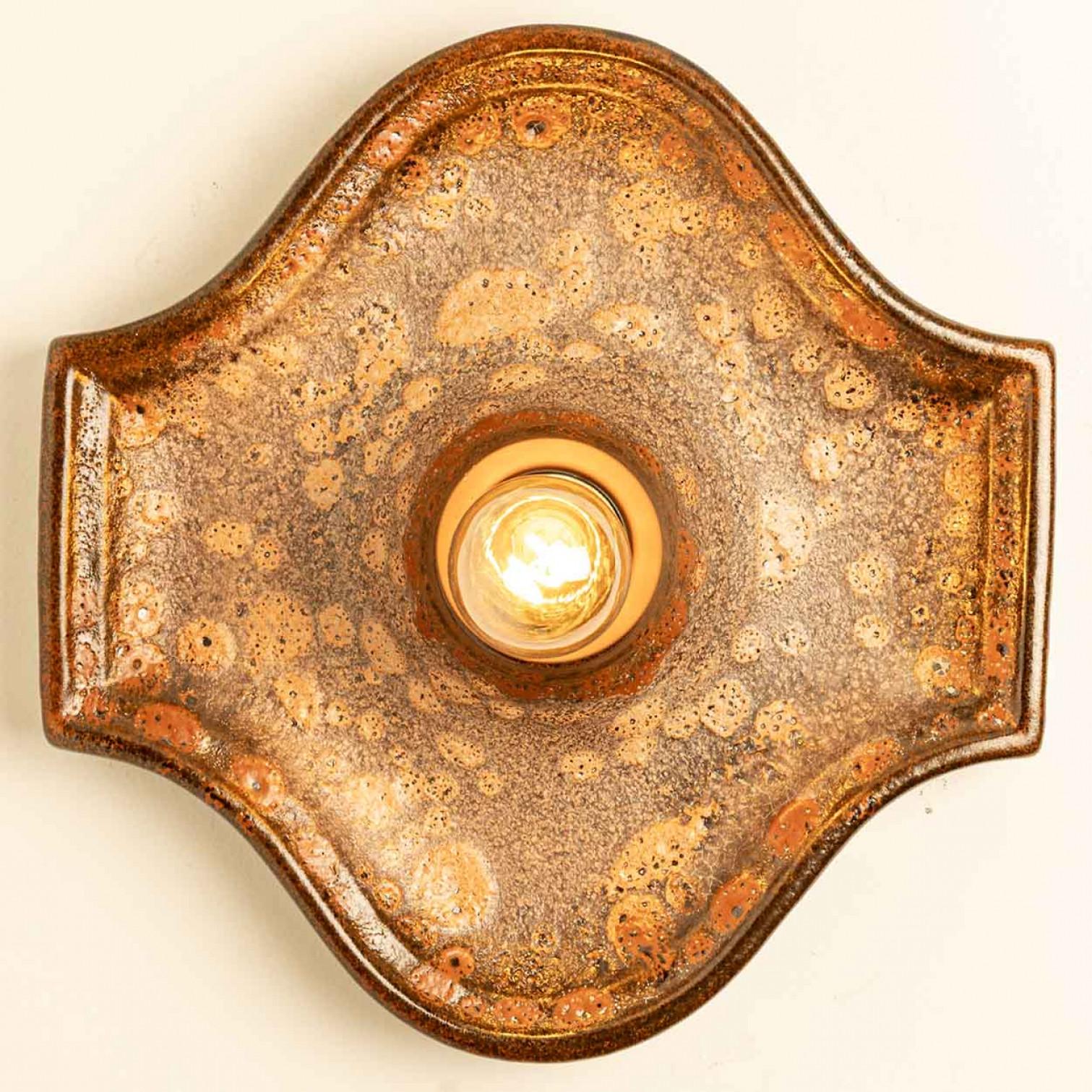 Juego de 2 apliques ovalados de cerámica estilo lava gorda, 1970 en Bueno estado para la venta en Rijssen, NL