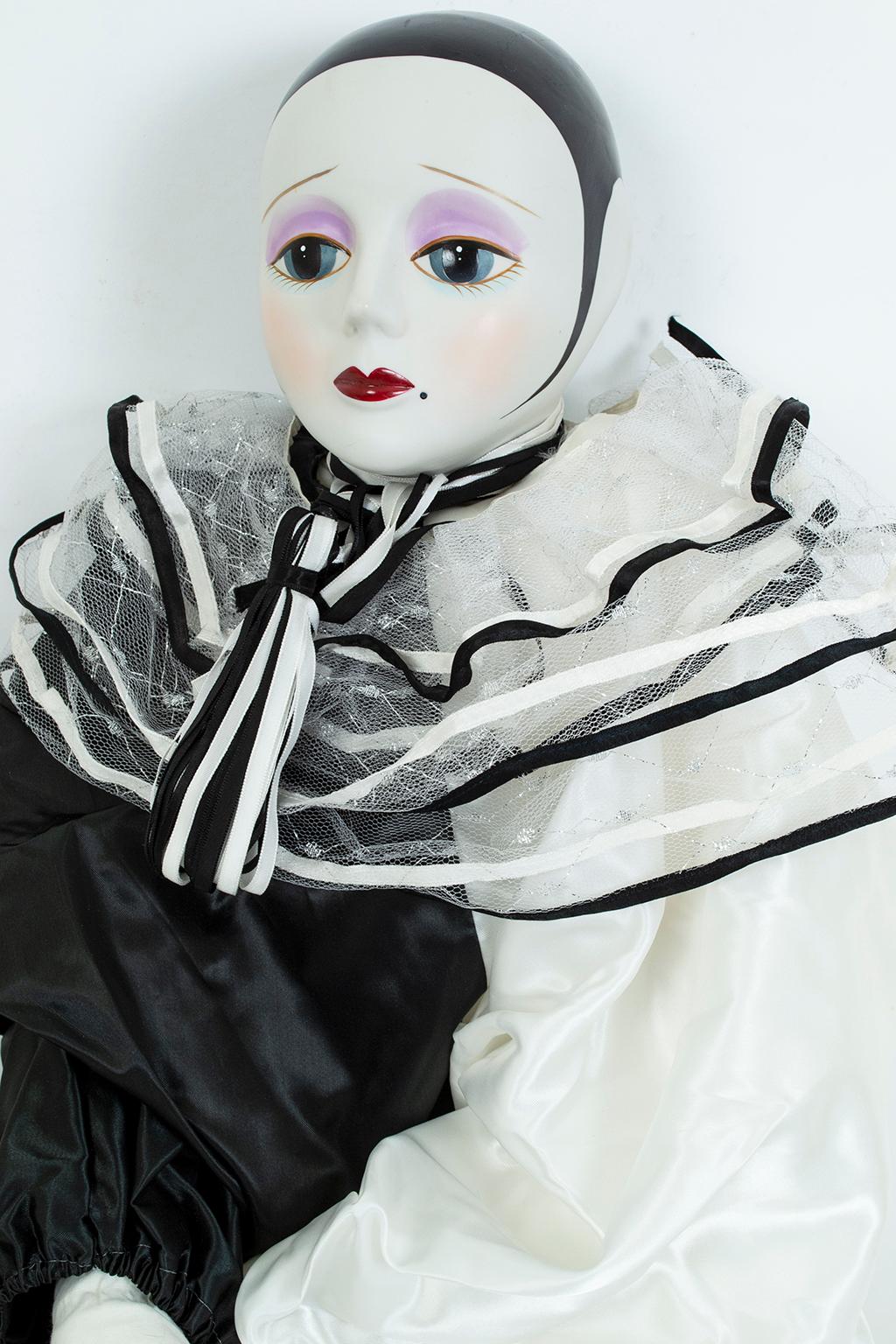 peridot clown doll
