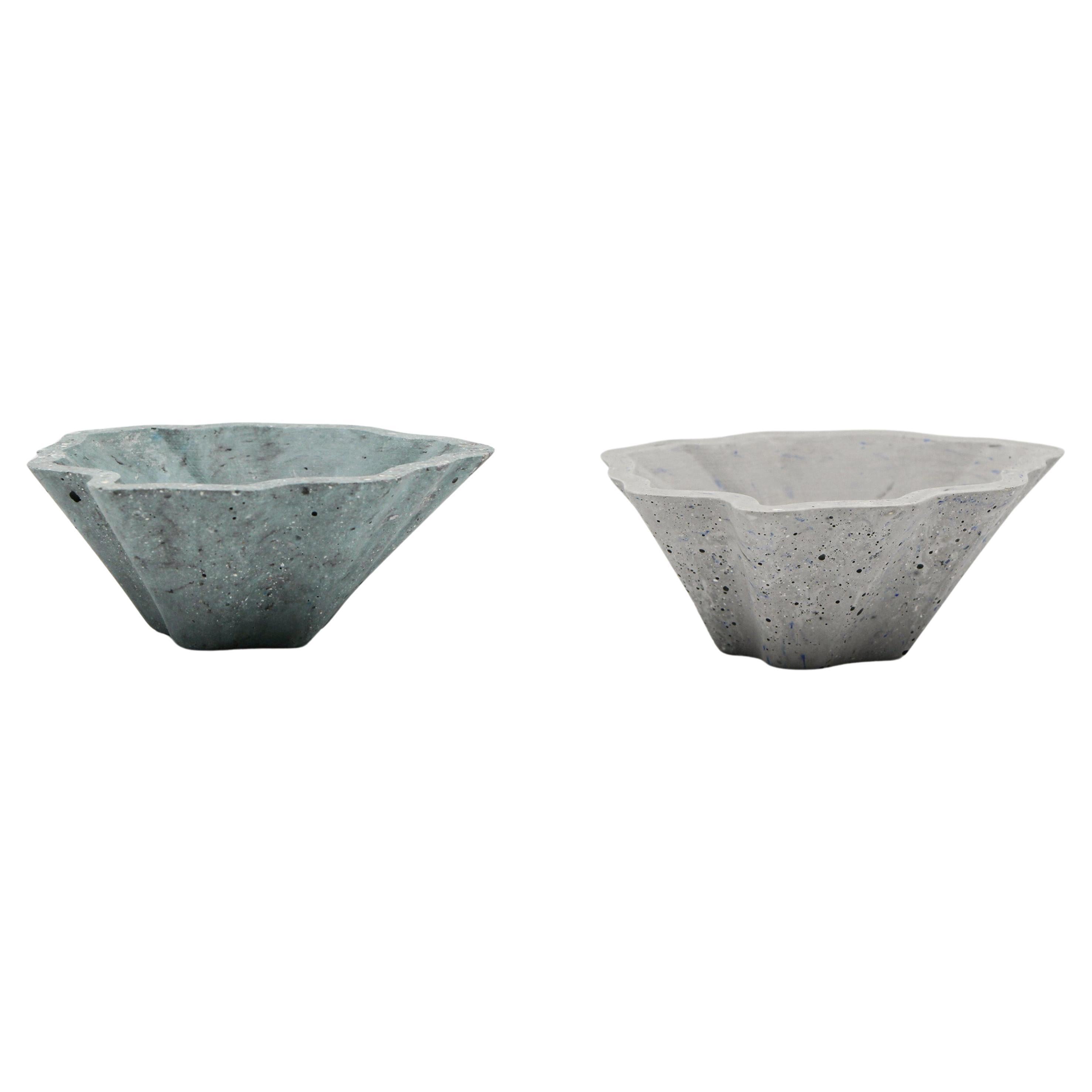 Set of 2 Oyster Shell Trays. From the Oygg series 
