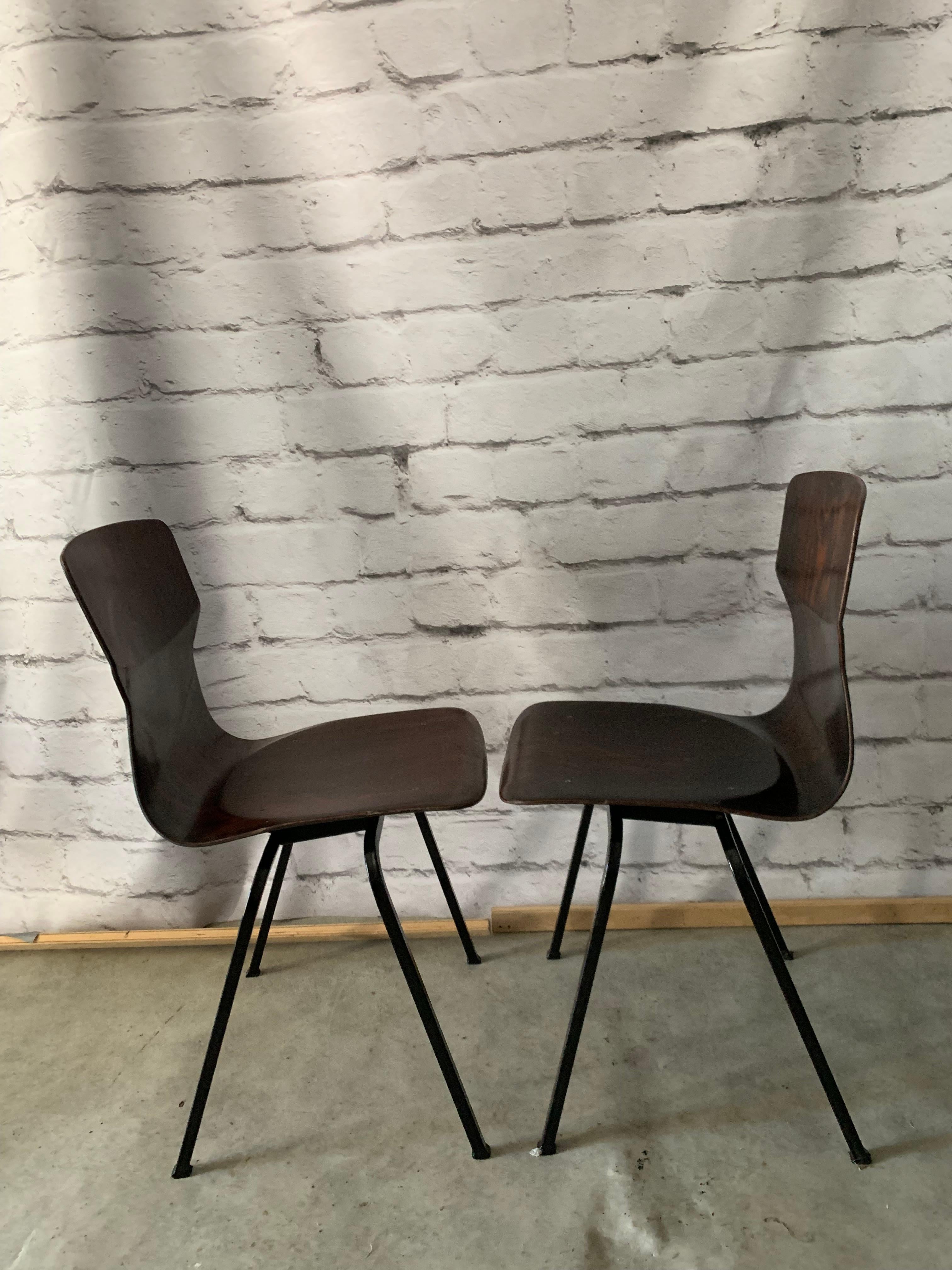 Set Of 2 Pagwood Eromes Chairs In Good Condition For Sale In Bunnik, NL