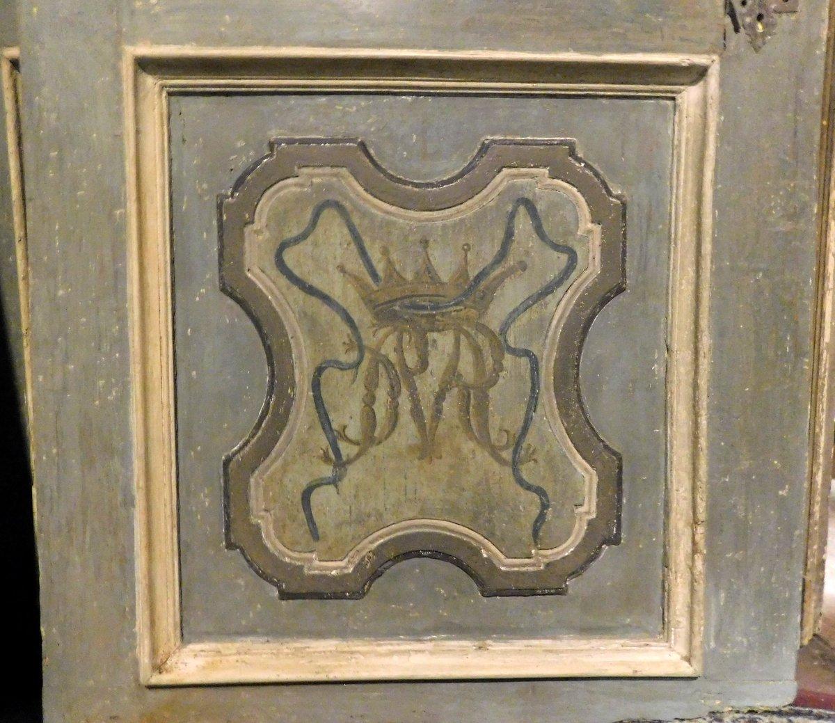 18th Century and Earlier set of 2 painted wooden doors, green with decorated noble initials, Italy For Sale