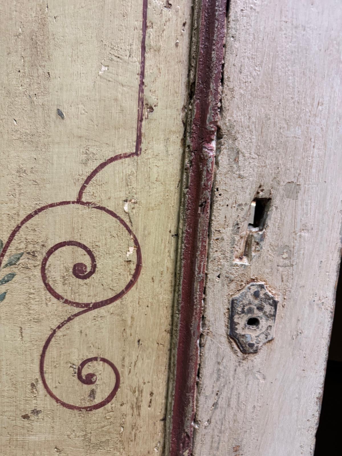 Set of 2 painted wooden doors with one leaf and floral decorations, Italy In Good Condition For Sale In Cuneo, Italy (CN)