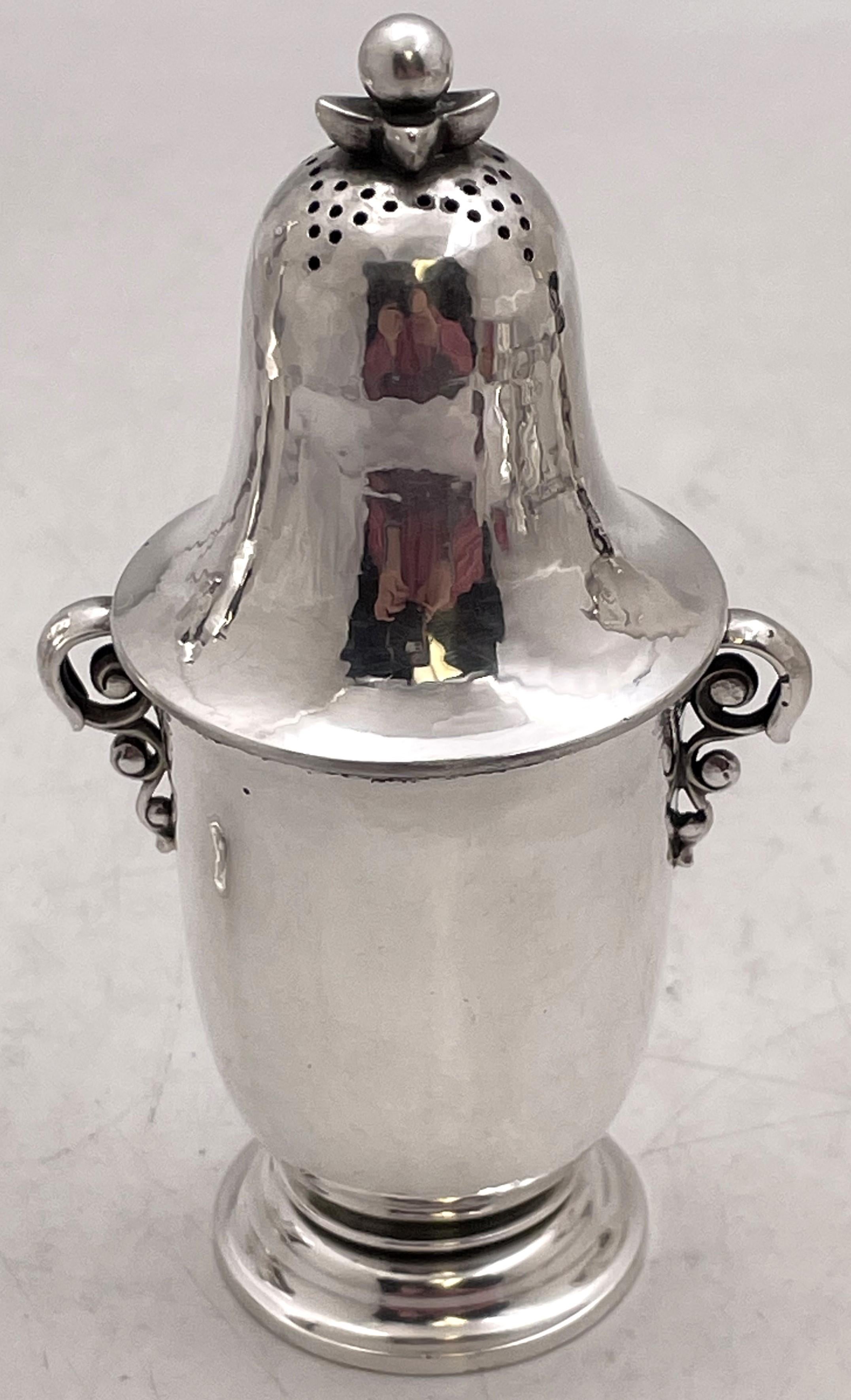 Juego de 2 pares de saleros y pimenteros Georg Jensen de plata de ley Uva 363 en venta 1