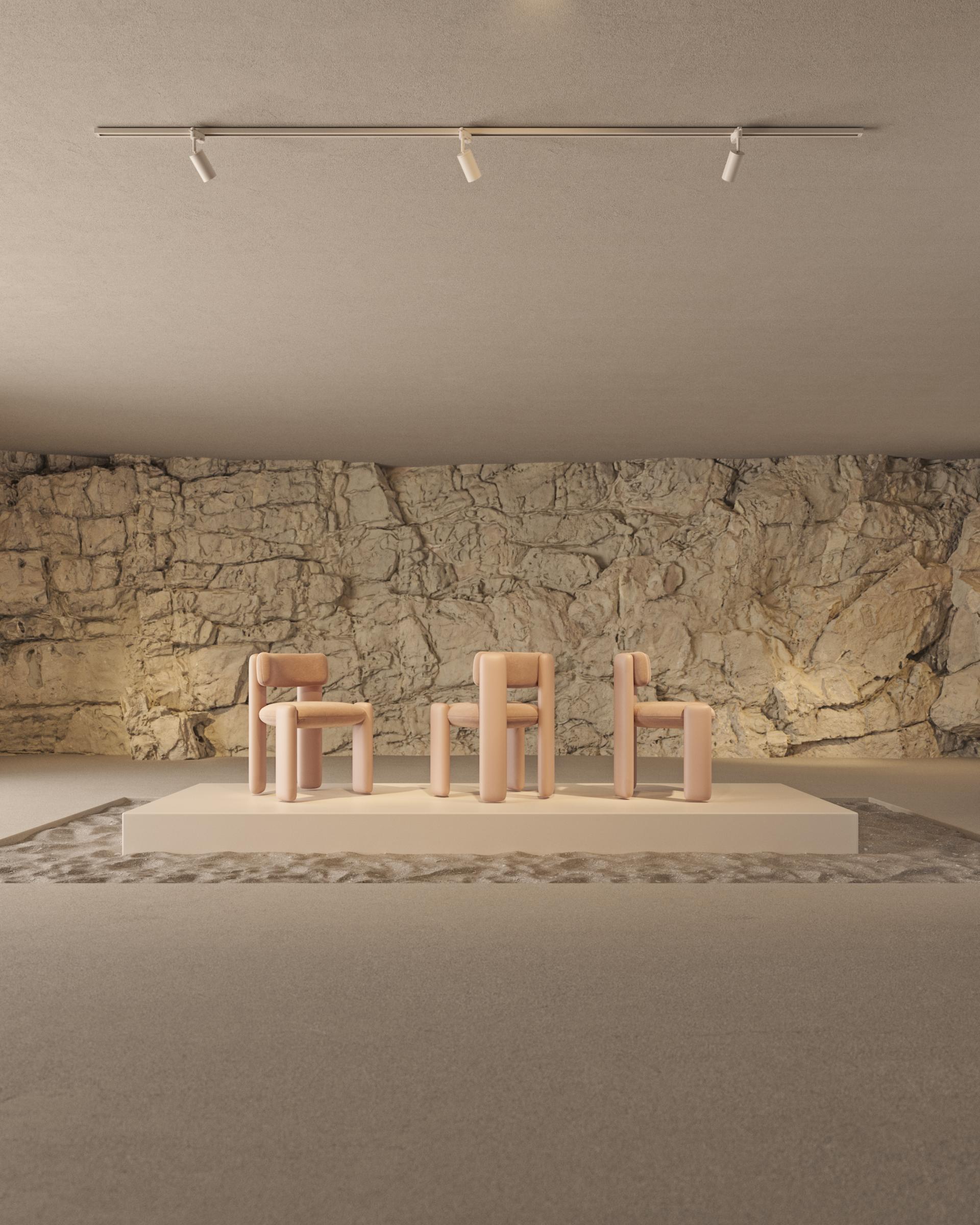Set aus 2 blassrosa Lola-Stühlen von Nelson Araujo (Postmoderne) im Angebot