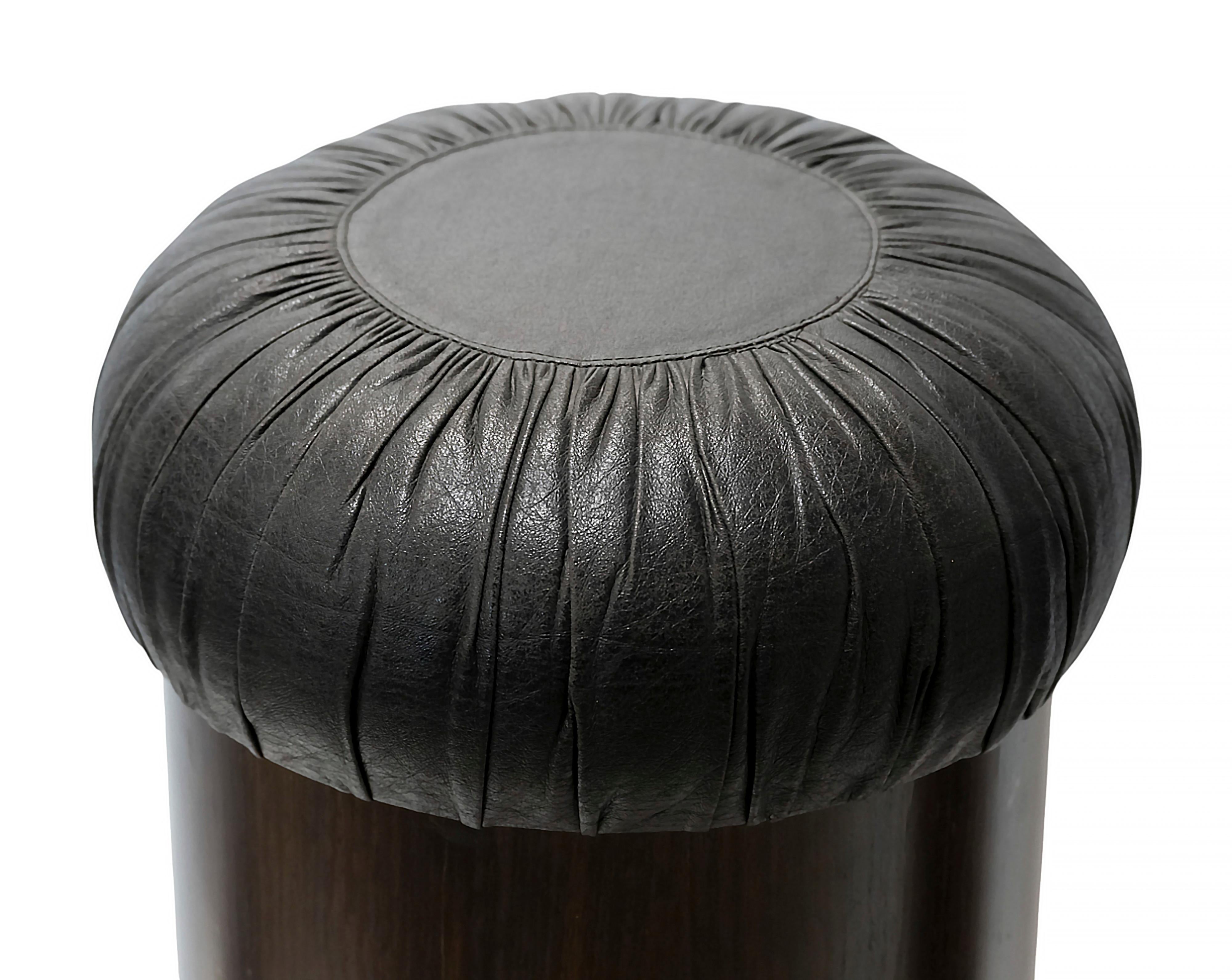 Juego de 2 piezas Taburetes de bar italianos de mediados de siglo Luciano Frigerio, años 70 Italiano en venta