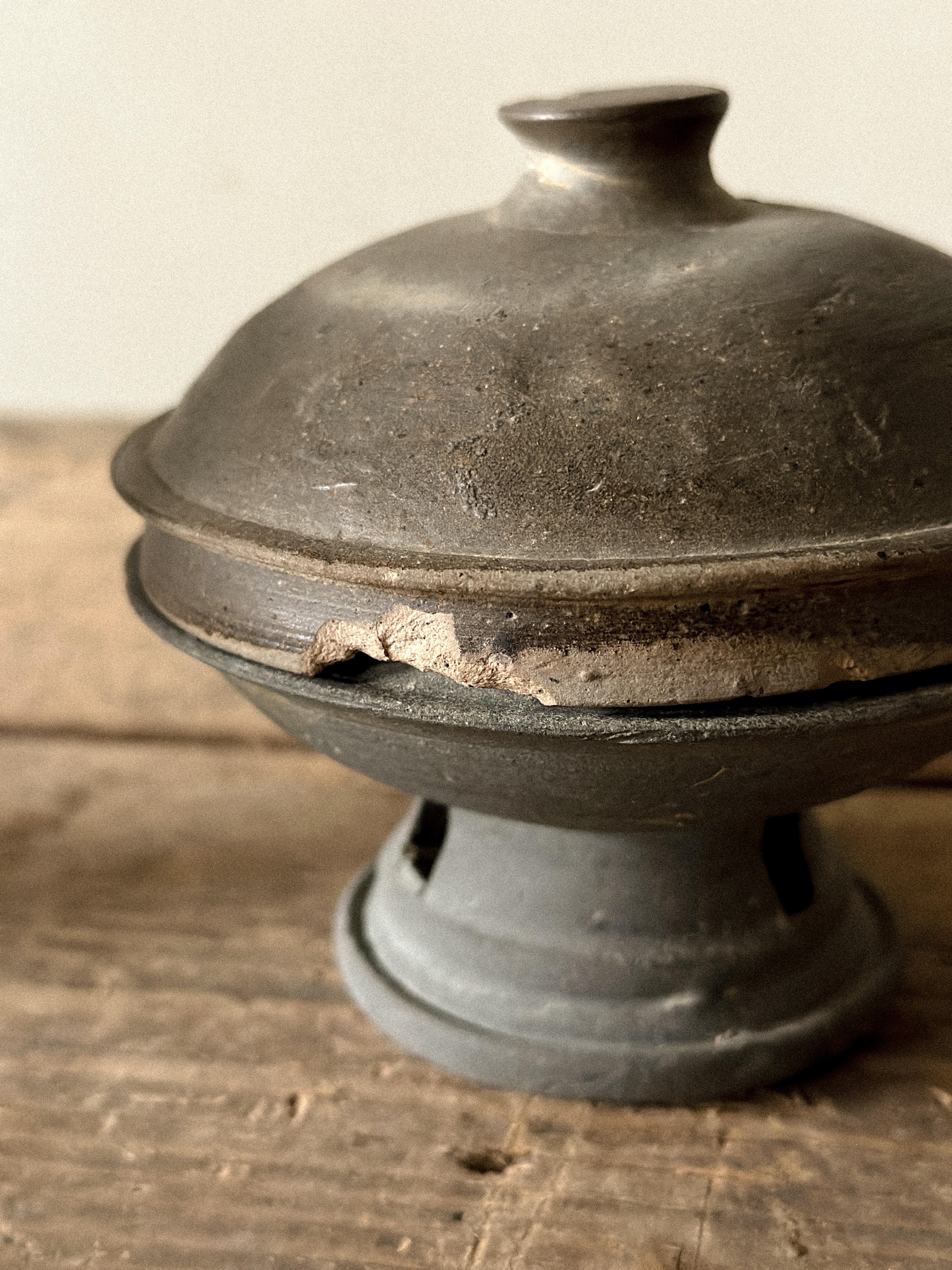 Poterie Ensemble de 2 jarres à piédestal, Corée, période Silla (57 BCE - 935 CE) en vente