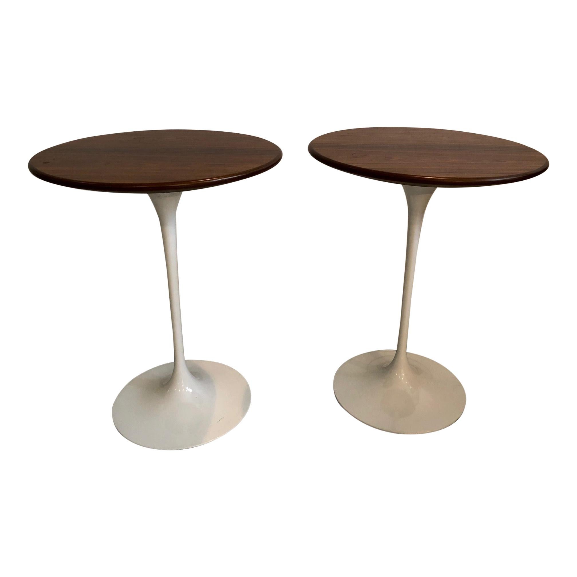 Set of 2 Pedestal Side Tables by Eero Saarinen for Knoll
