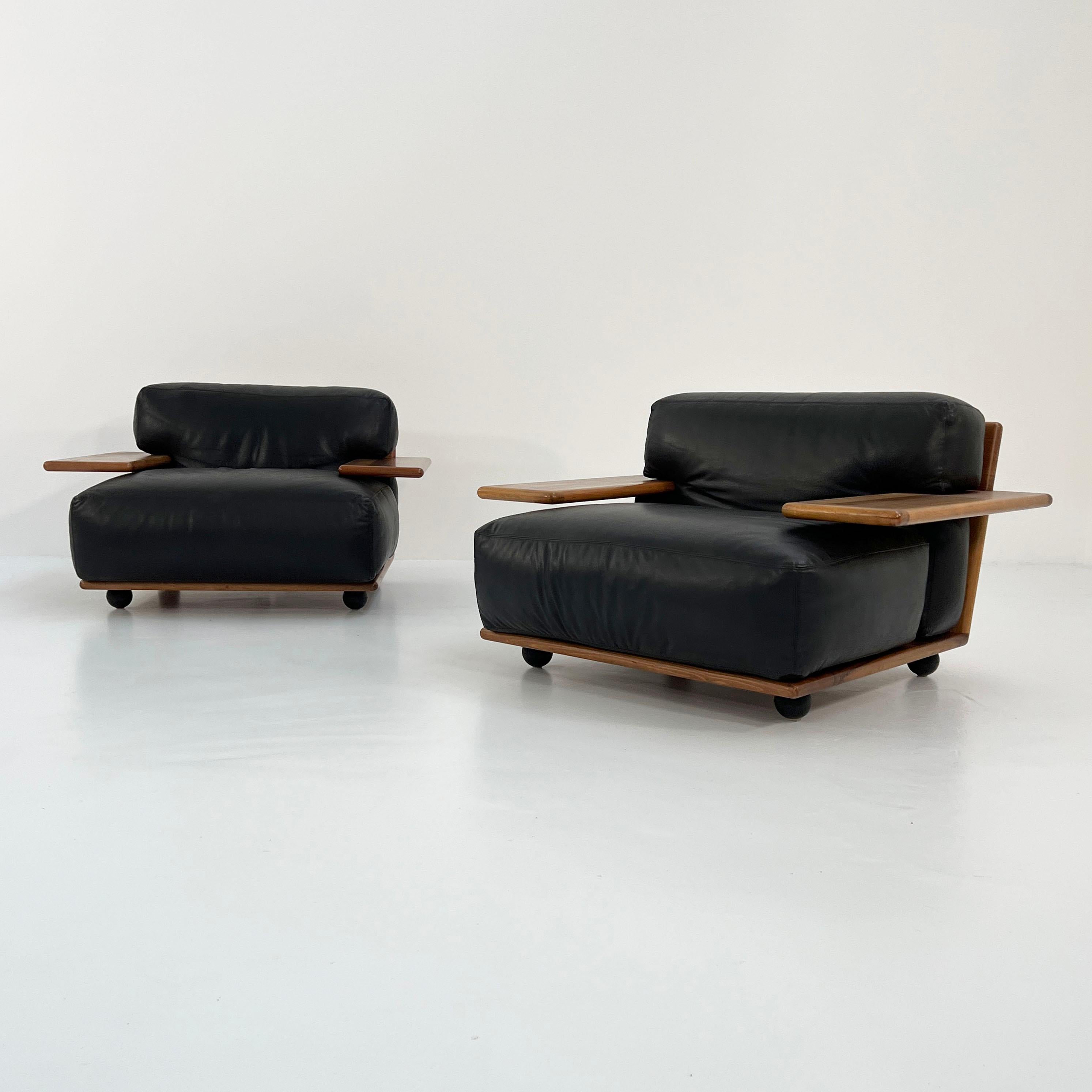 Set of 2 Pianura Armchairs in Black Leather by Mario Bellini for Cassina, 1970s

Designer - Mario Bellini
Producer - Cassina
Model - Pianura Armchairs
Design Period - Seventies
Measurements - Width 104 cm x Depth 96 cm x Height 66 cm x Seat Height
