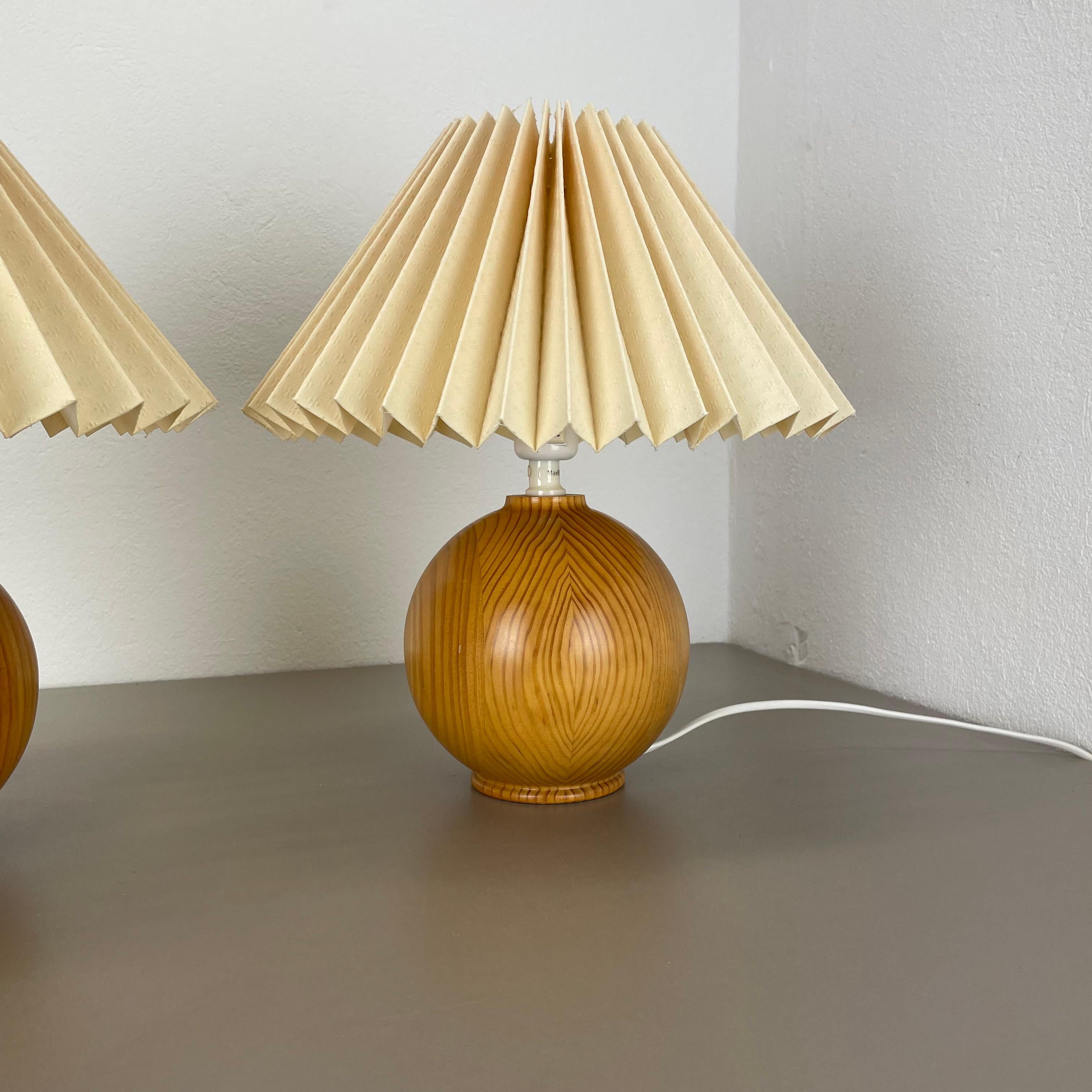 20th Century set of 2 Pierre CHAPO Style solid pine wood ball form table lights, Sweden 1970s For Sale