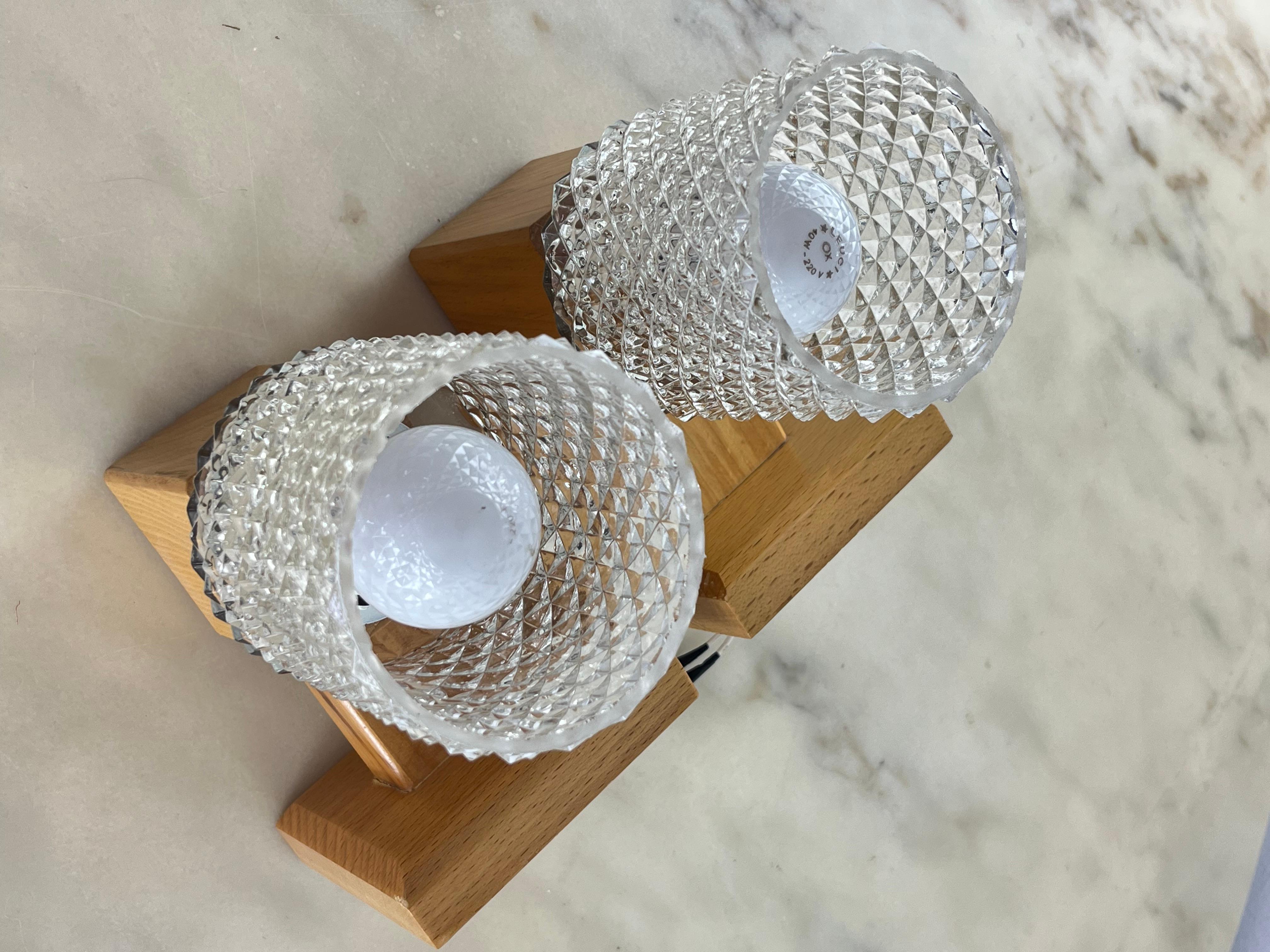 Set Of 2 Pine Wood And Glass Sconce Wall Lamps Mid-Century Denmark 1960s In Good Condition For Sale In Palermo, IT