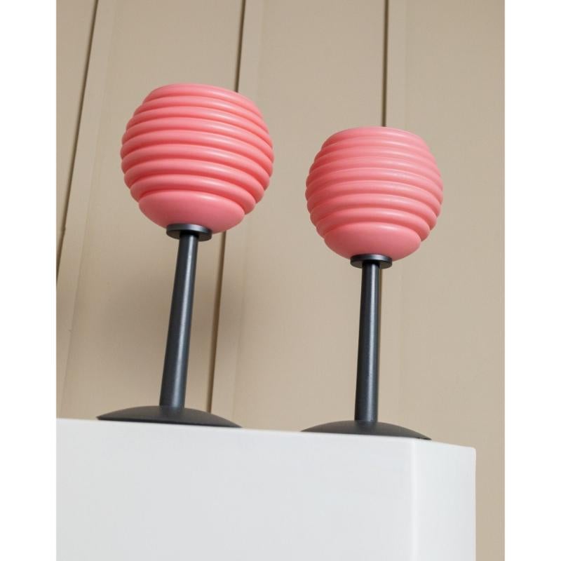 Juego de 2 Lámparas de Mesa de Cristal Rosa Diseño Space Age Italia, Años 80 en venta 3