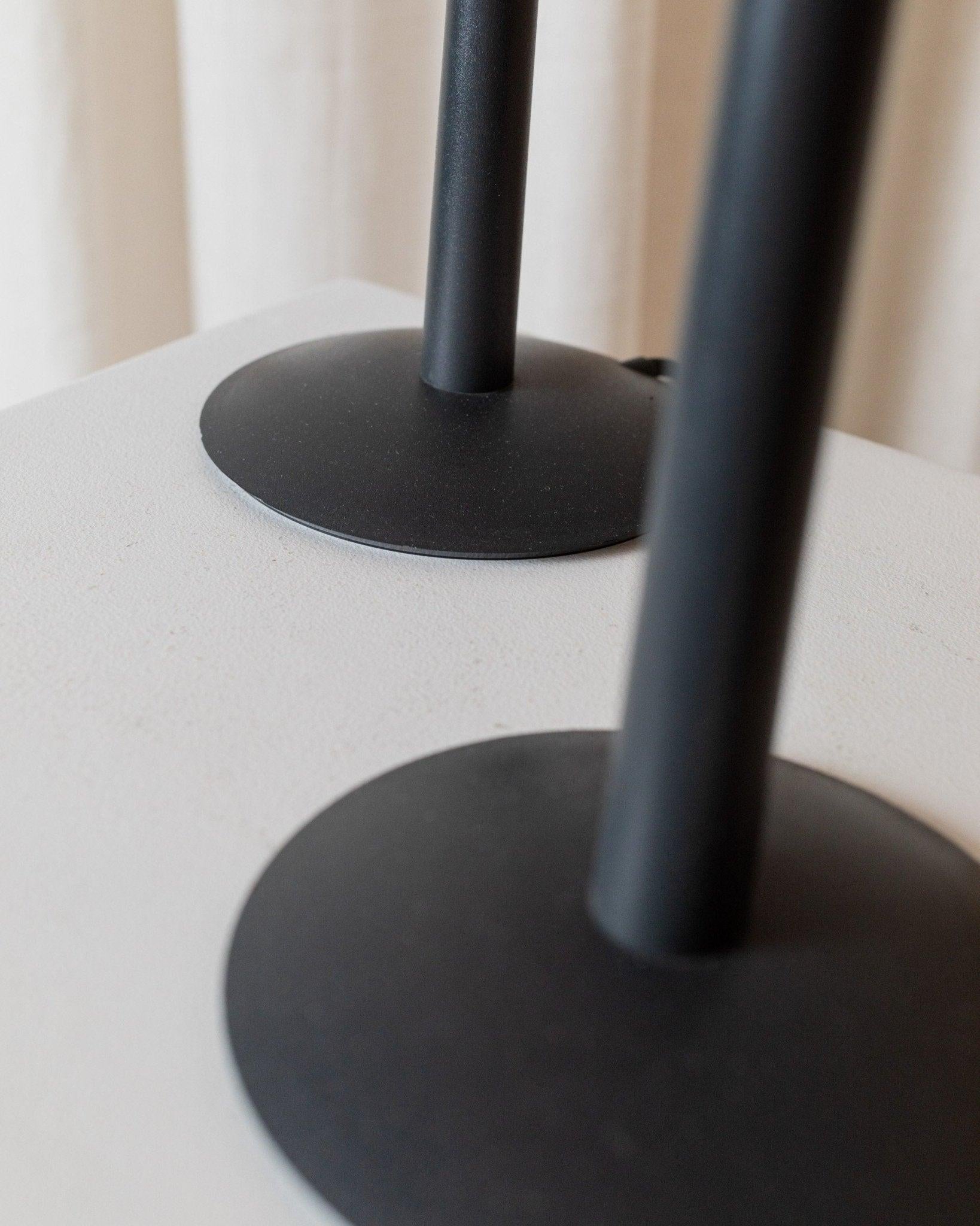 Juego de 2 Lámparas de Mesa de Cristal Rosa Diseño Space Age Italia, A�ños 80 Italiano en venta