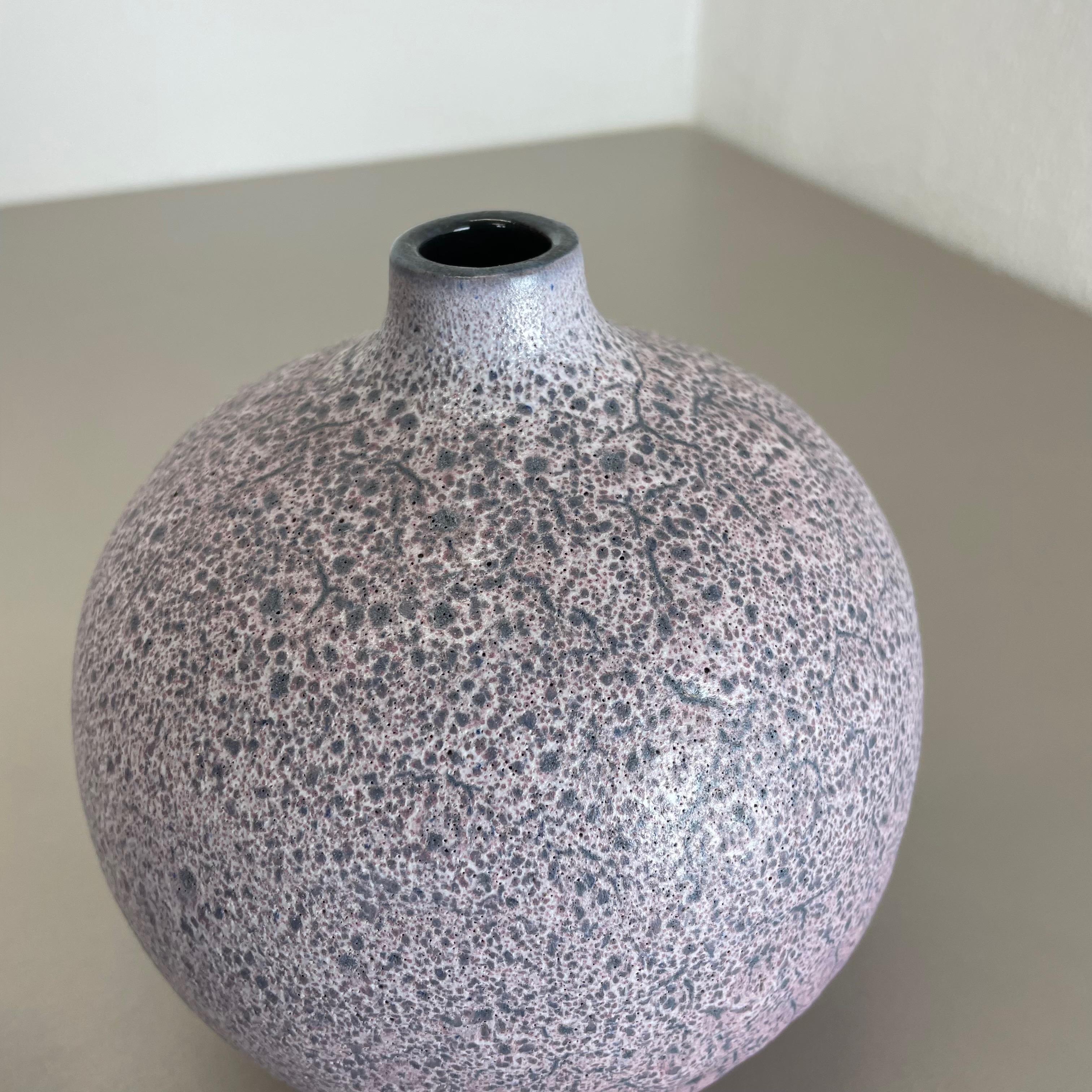 Set of 2 Pink Purple Ceramic Pottery Vase Objects by Römhild, GDR Germany 1970 For Sale 5