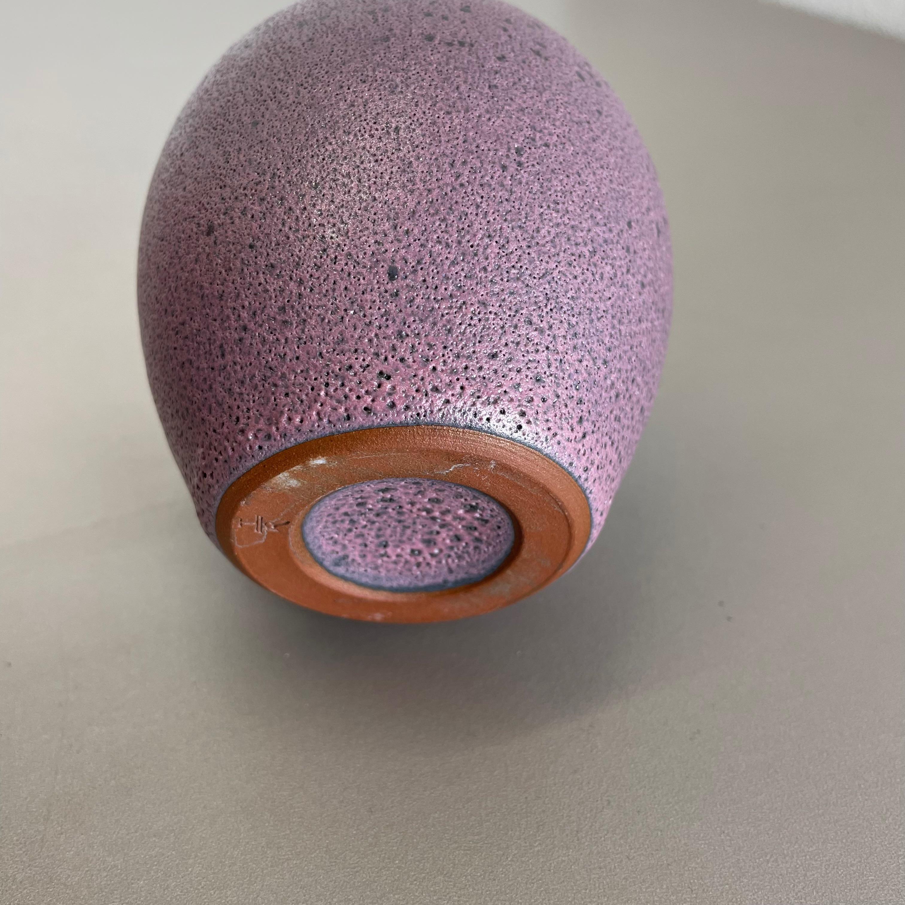 Set of 2 Pink Purple Ceramic Pottery Vase Objects by Römhild, GDR Germany 1970 For Sale 11