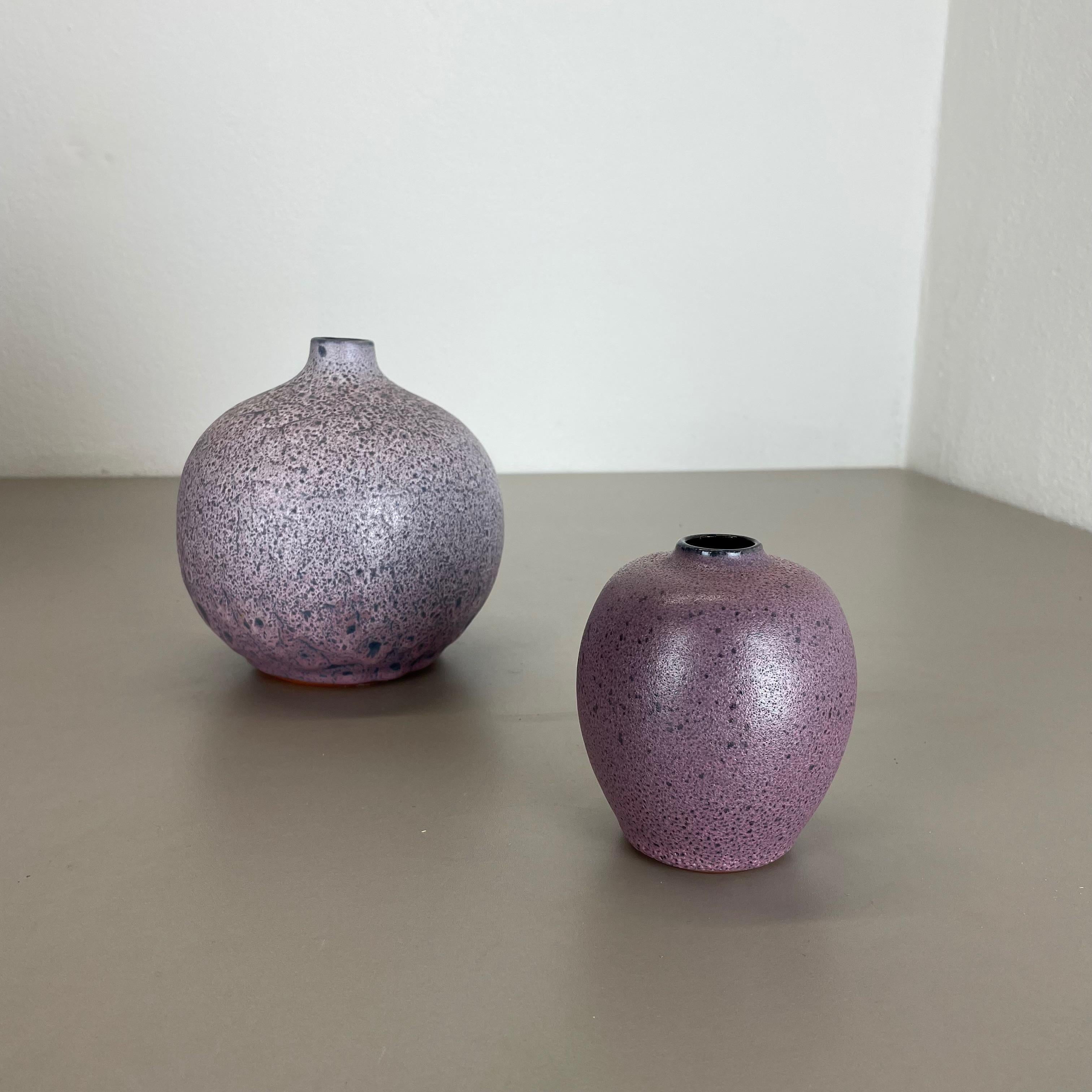 Set of 2 Pink Purple Ceramic Pottery Vase Objects by Römhild, GDR Germany 1970 For Sale 14