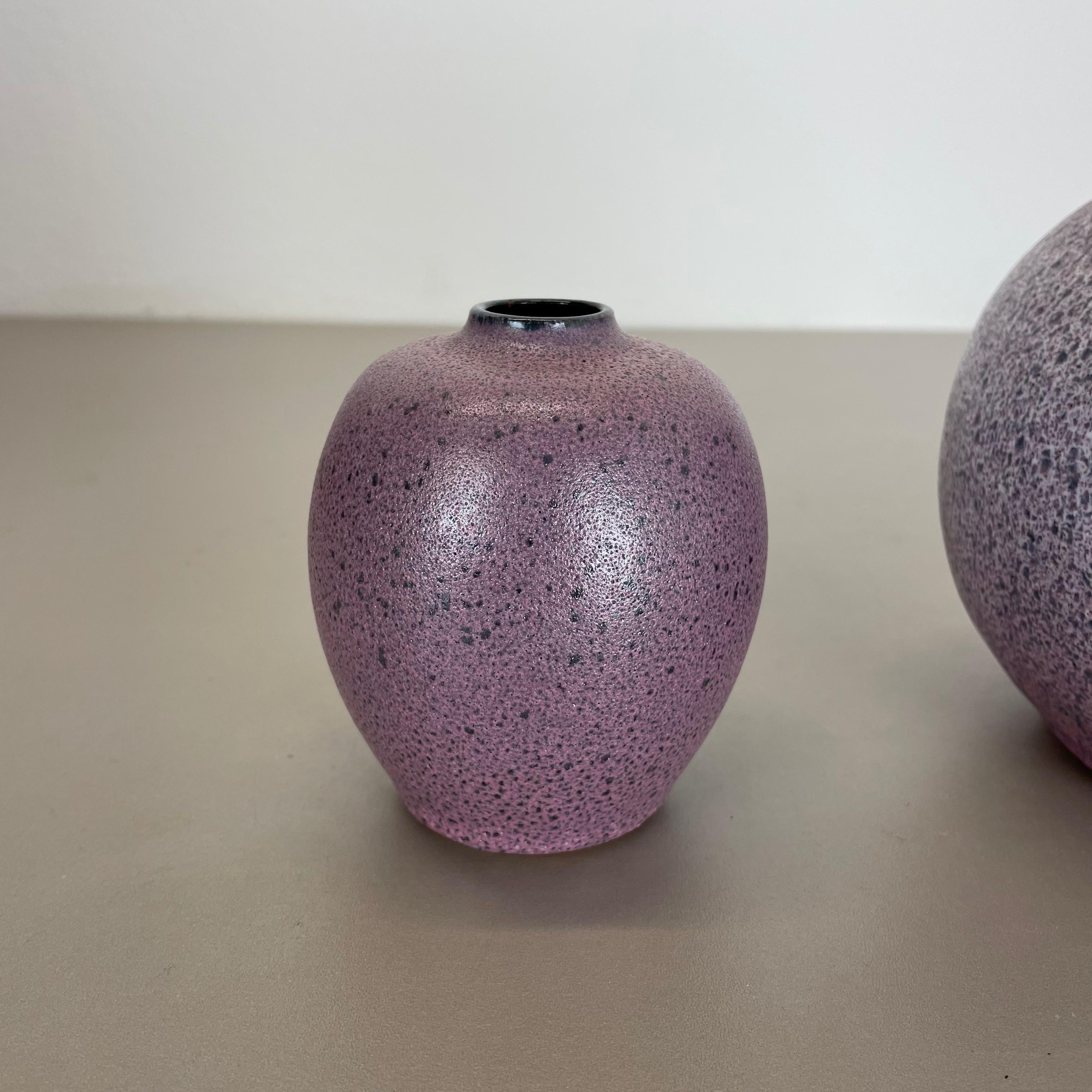 Set of 2 Pink Purple Ceramic Pottery Vase Objects by Römhild, GDR Germany 1970 For Sale 2