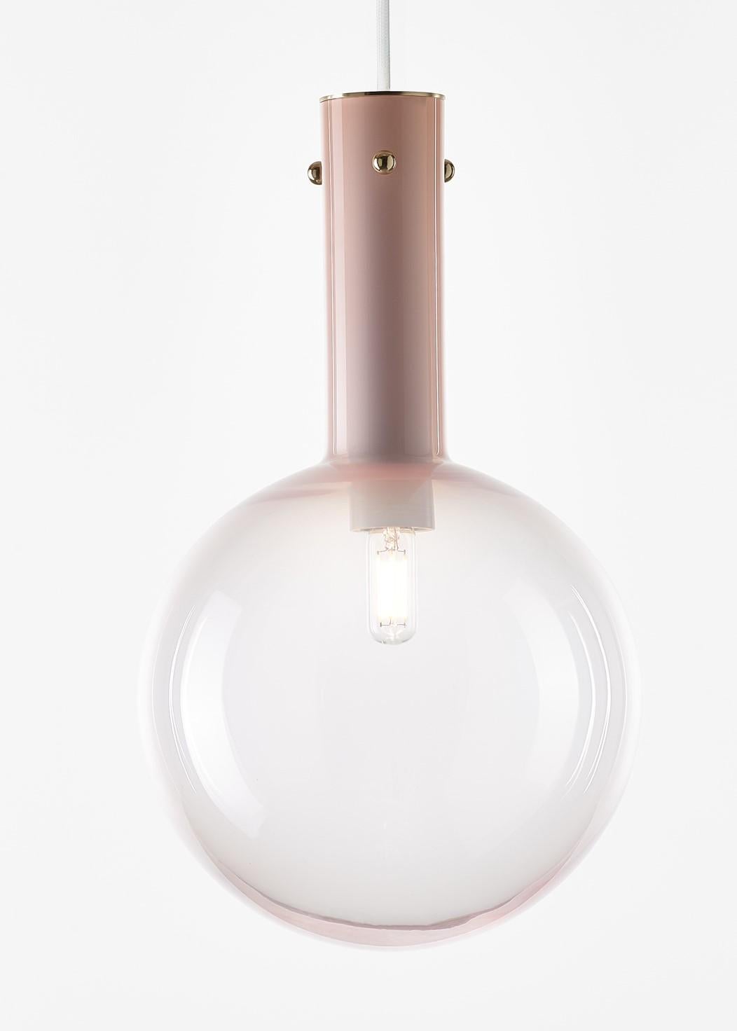 Moderne Ensemble de 2 lampes à suspension en sphaerae rose par Dechem Studio en vente