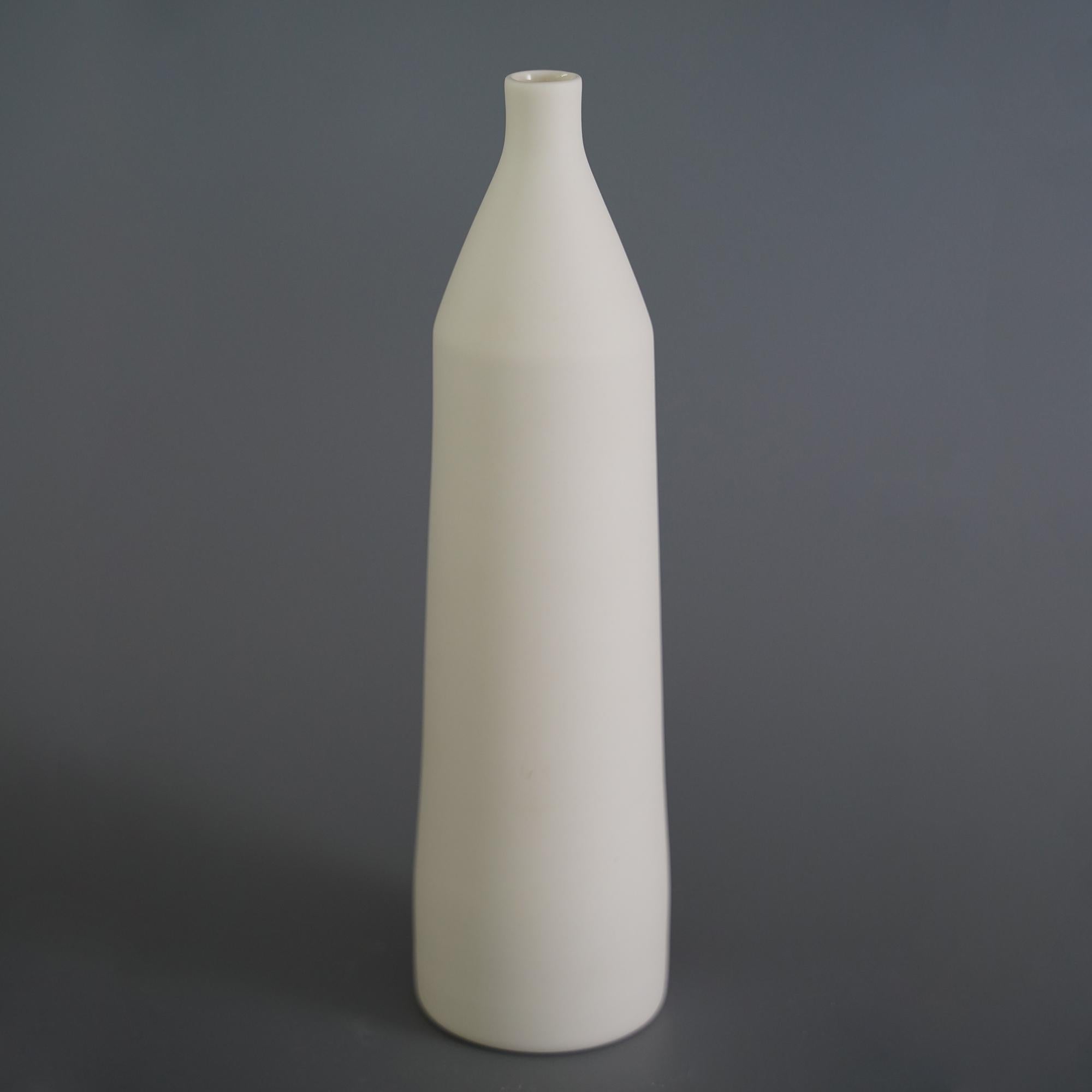 Post-Modern Set of 2 Plain Vase I by Studio Cúze