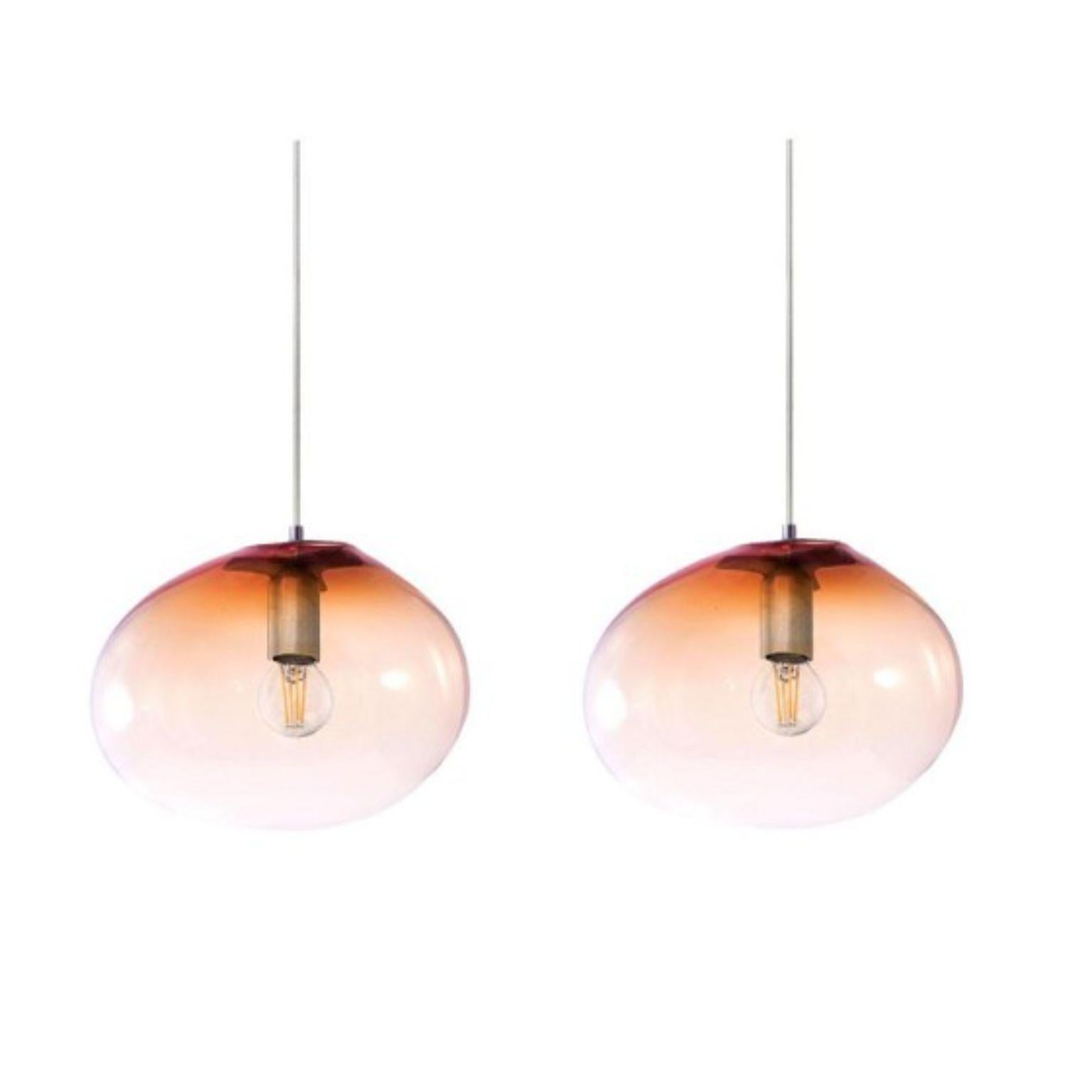 Set of 2 Planetoide Centaure coral pendants by Eloa.
No UL listed 
Material: Glass, steel, silver, LED bulb
Dimensions: D 30 x W 30 x H 250 cm
Also available in different colours and dimensions

All our lamps can be wired according to each country.