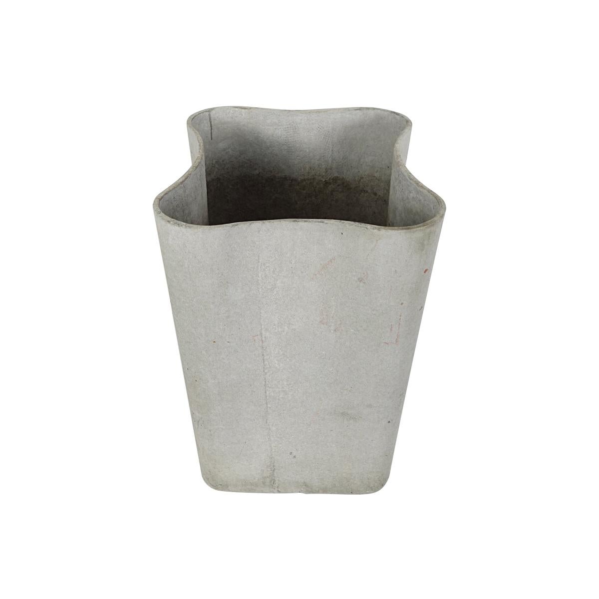 Organic Modern Set of 2 Planters Mira  by Alfred Häberli and Christophe Marchand for Eternit  For Sale