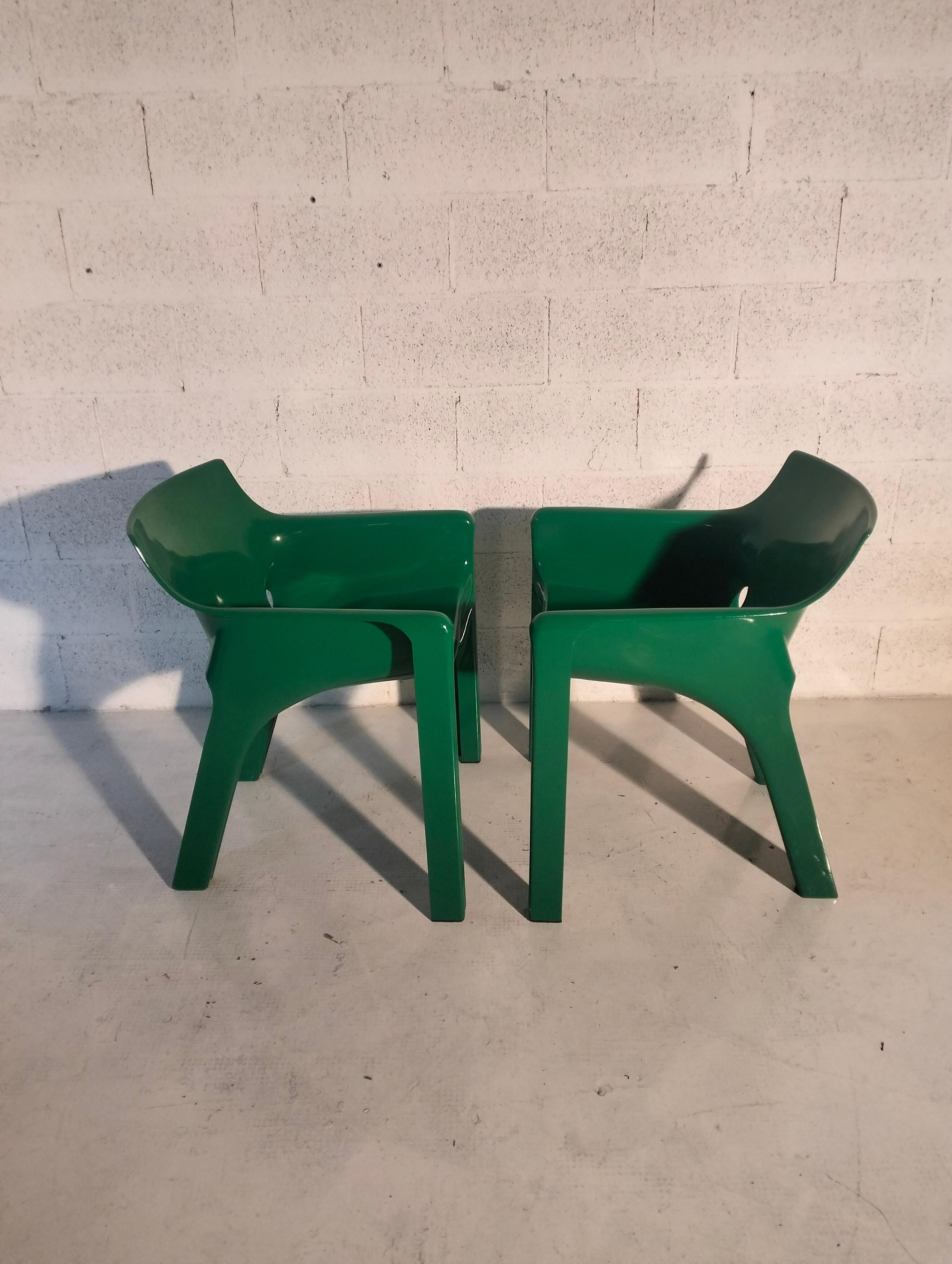 Late 20th Century Set of 2 plastic armchairs Gaudì mod. by V. Magistretti for Artemide  70's For Sale
